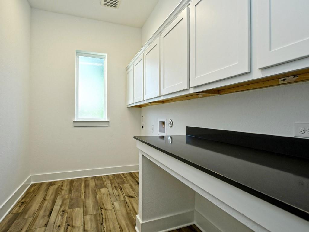 402  Zennia St, photo 12