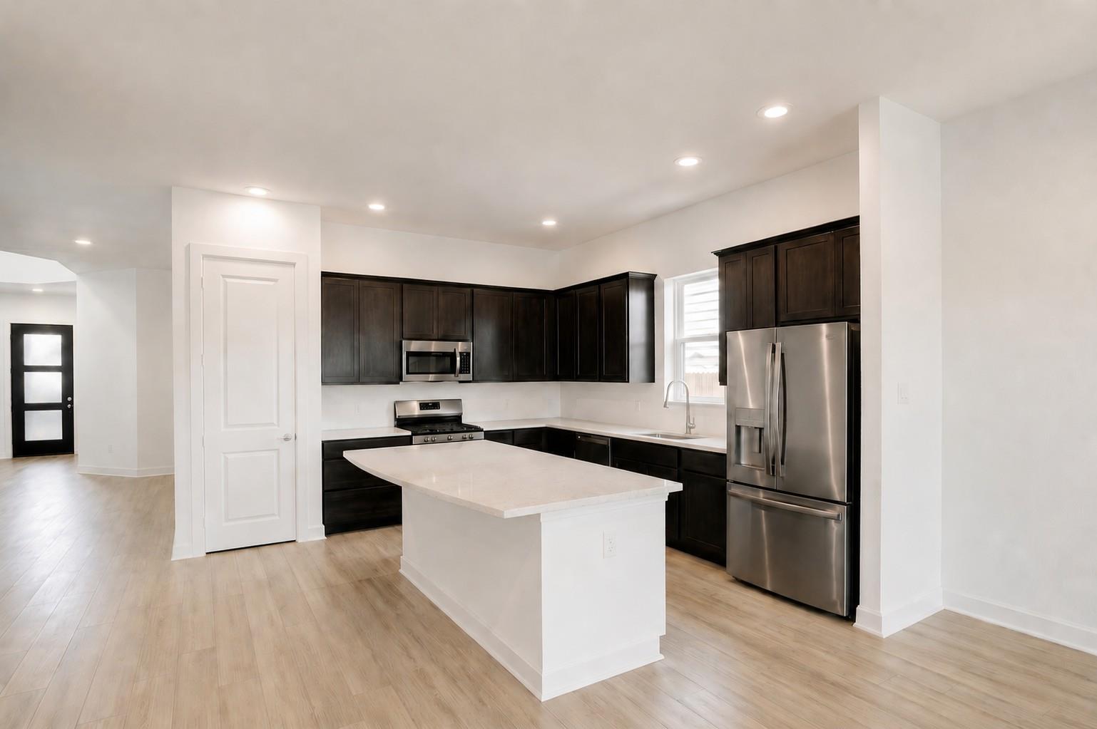 1424  South Brook Dr, photo 2