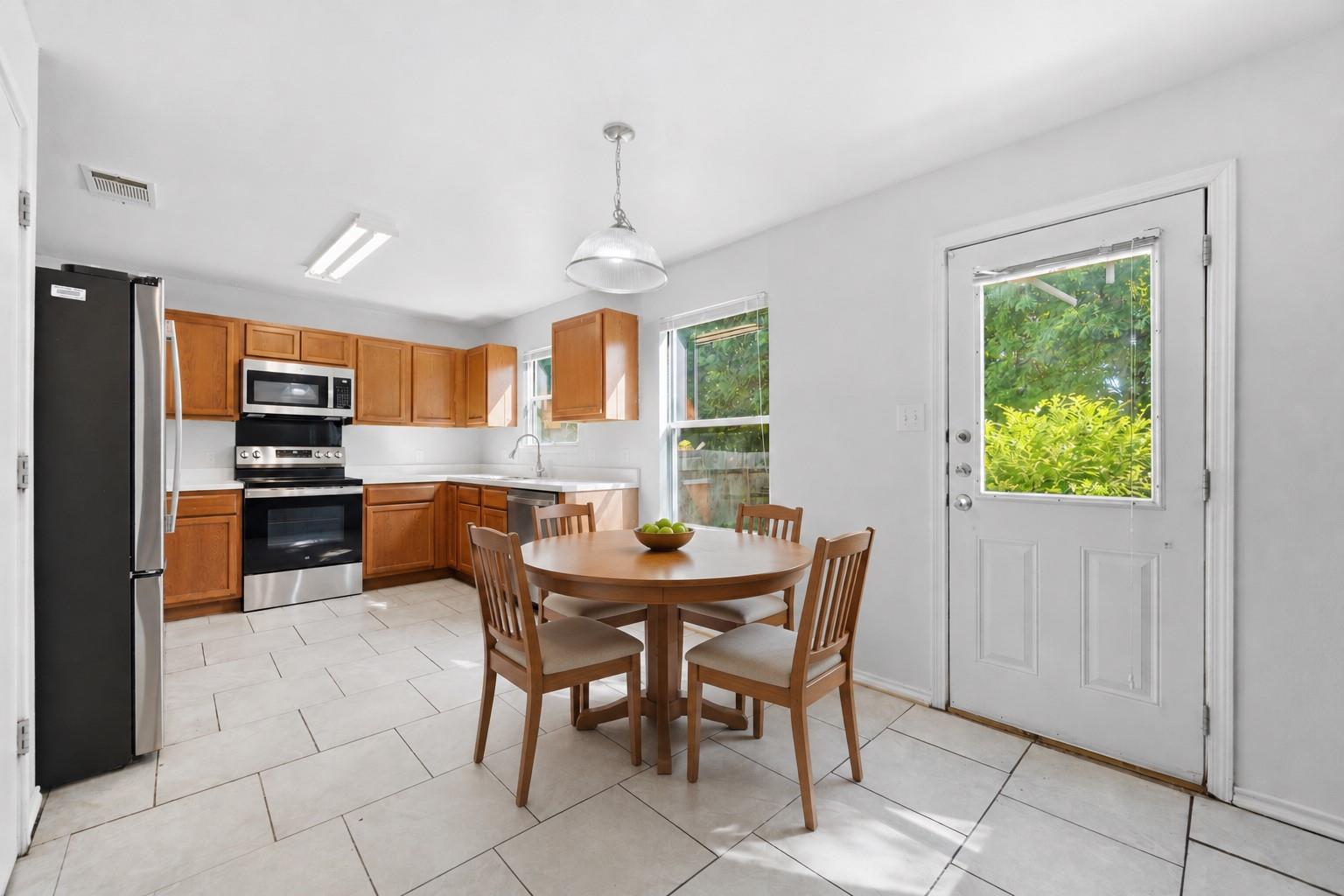 814  Indian Meadow Dr, photo 3