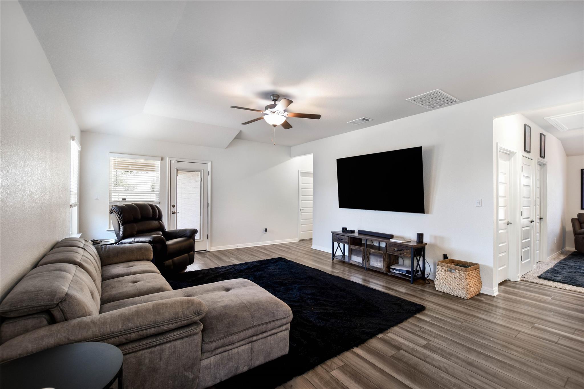 1100  View Dr, photo 3
