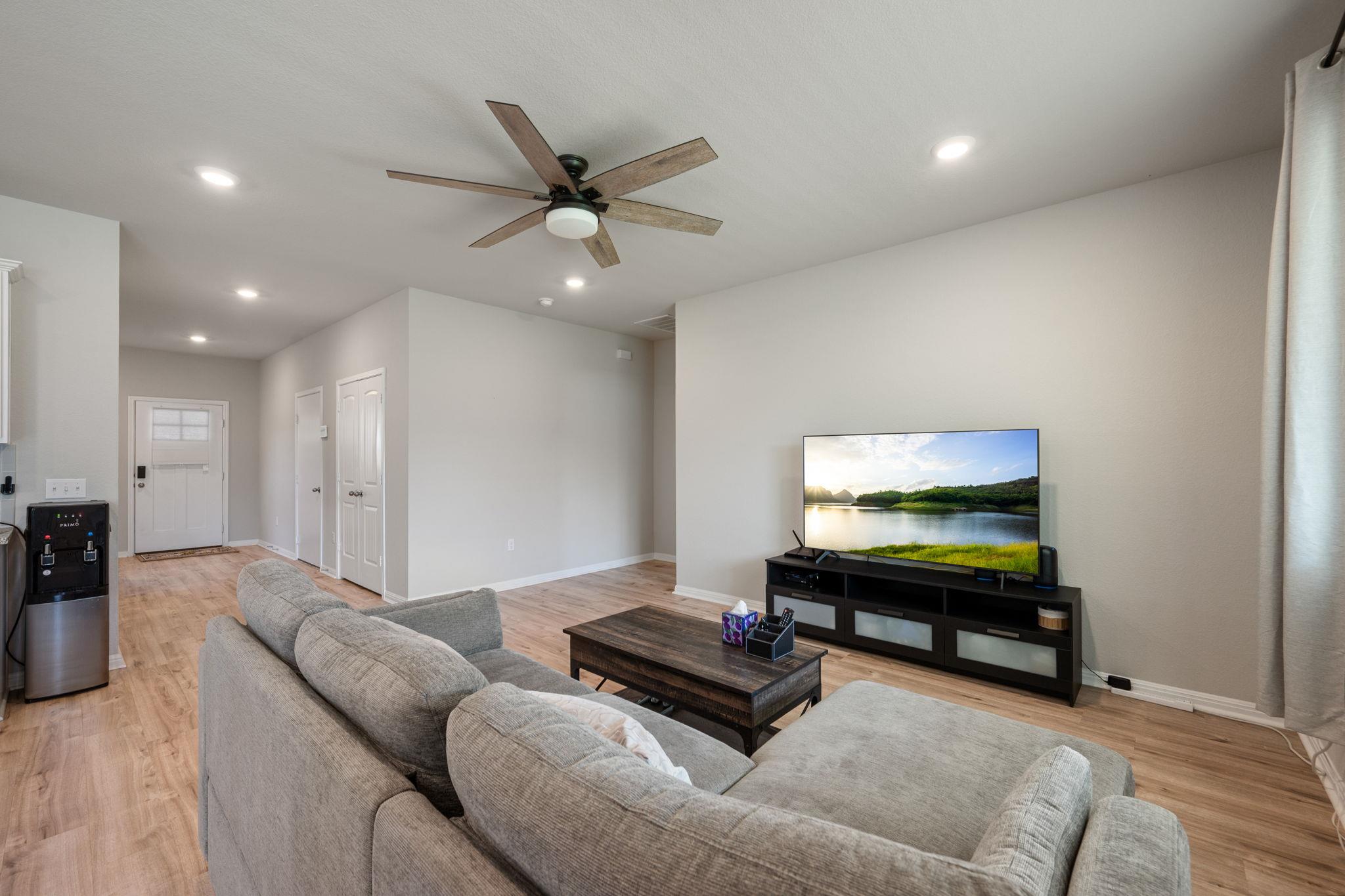 319  Arrowhead Vine St, photo 8