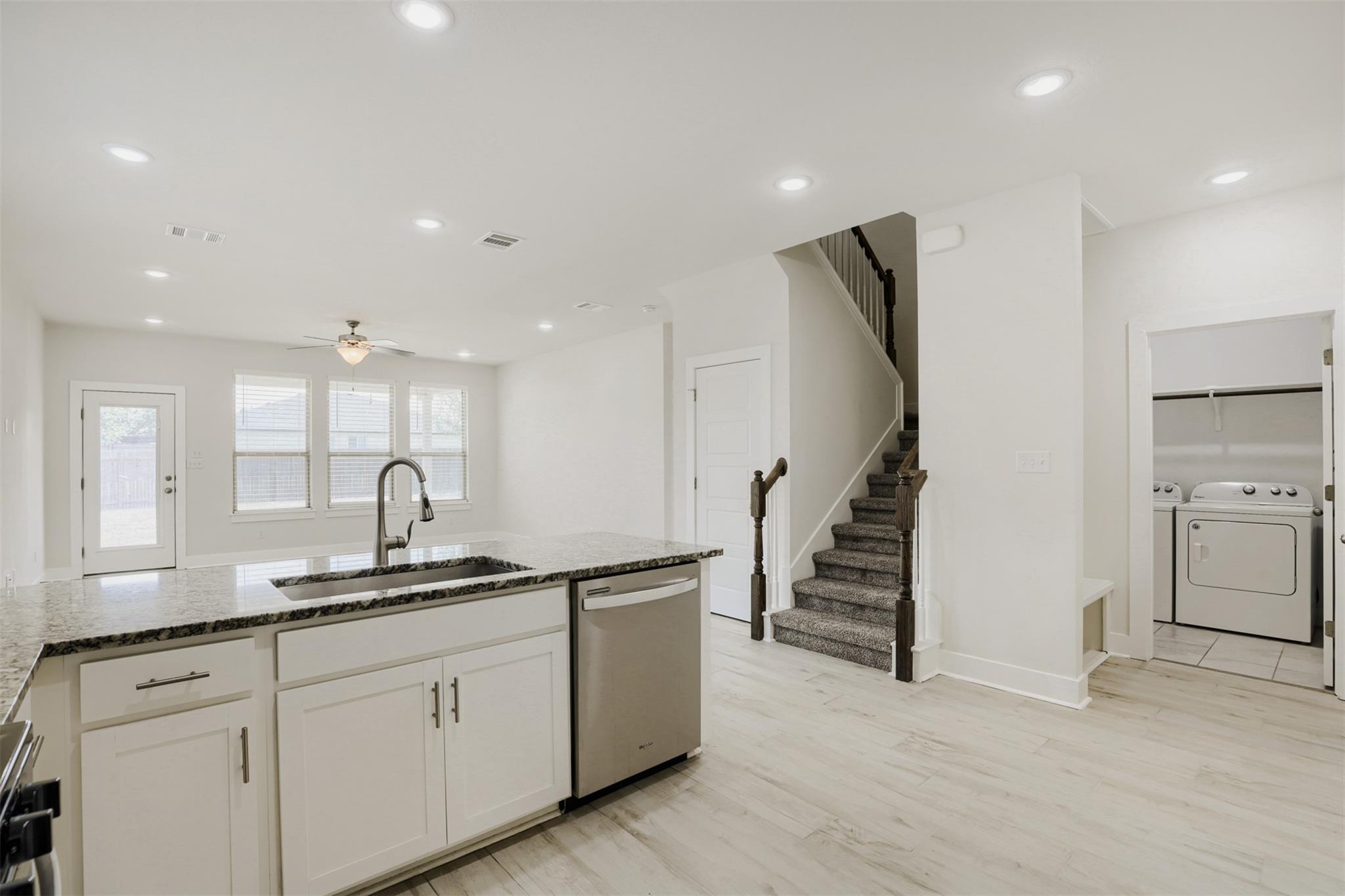 3809  Talladega Trce, photo 10