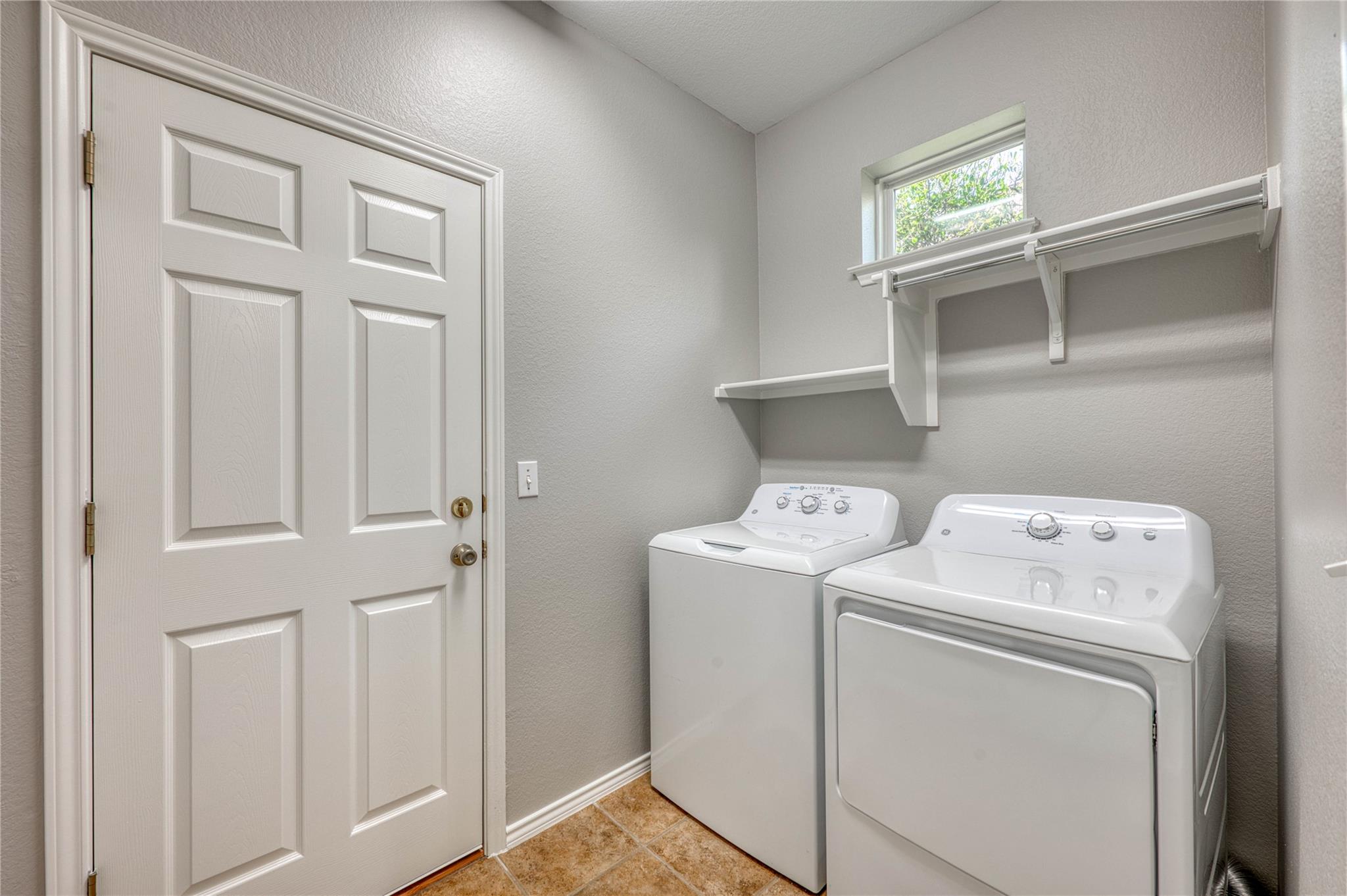 125  Dickens Cir, photo 4