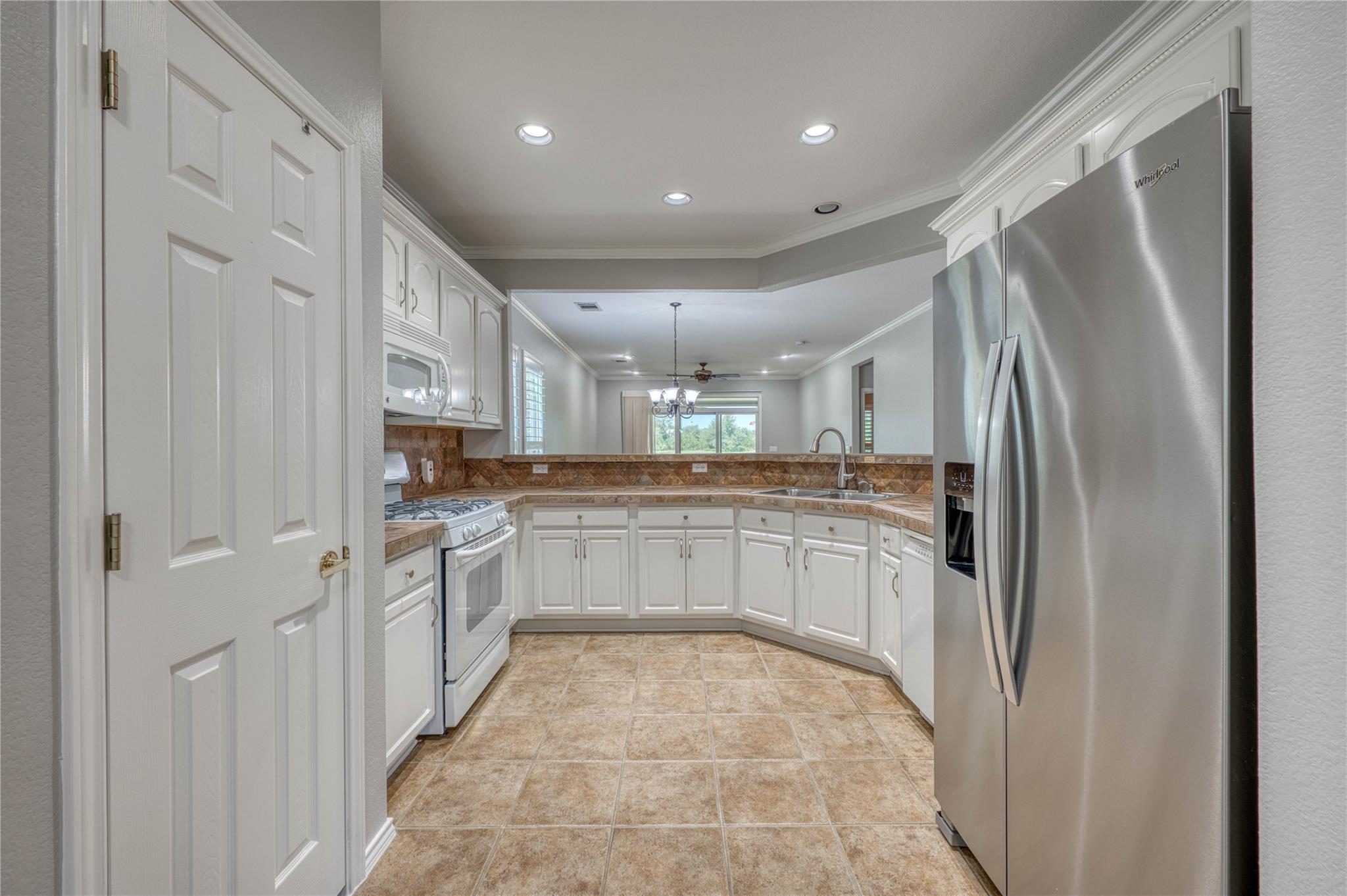 125  Dickens Cir, photo 6