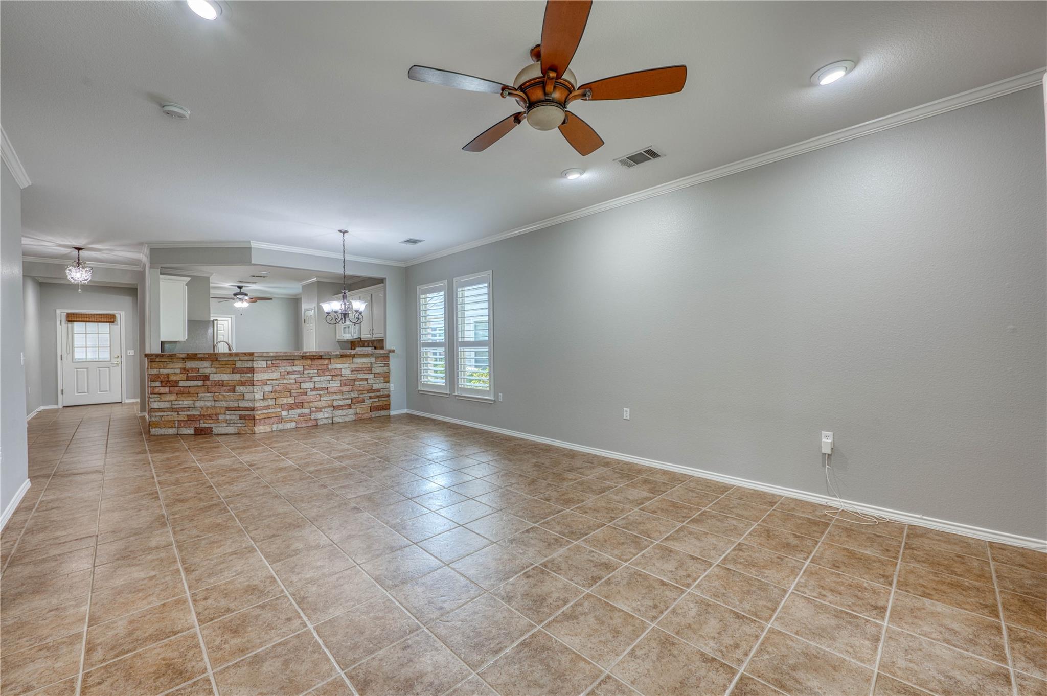 125  Dickens Cir, photo 10