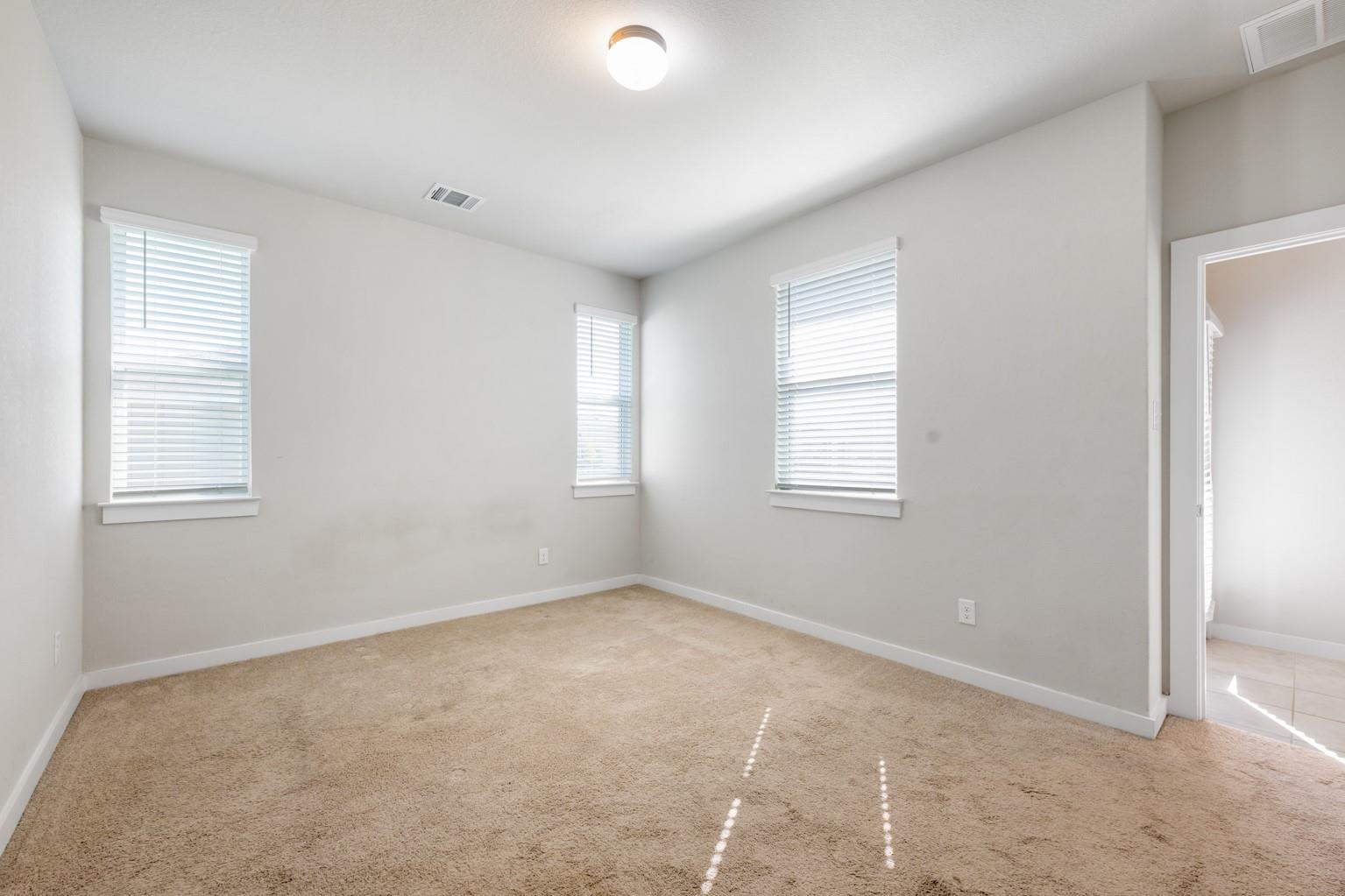 300  Hortus Dr, photo 12