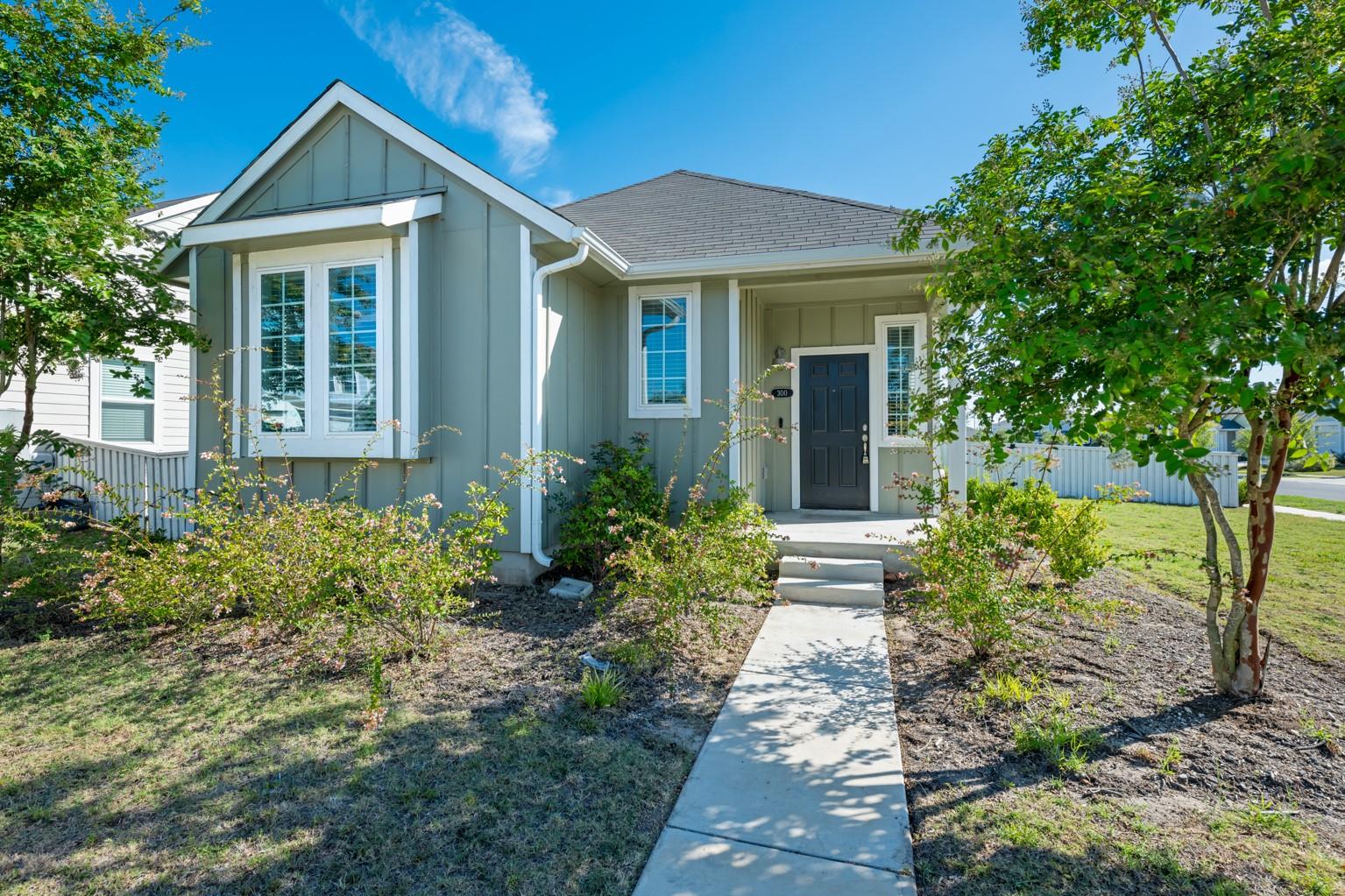 300  Hortus Dr, photo 3