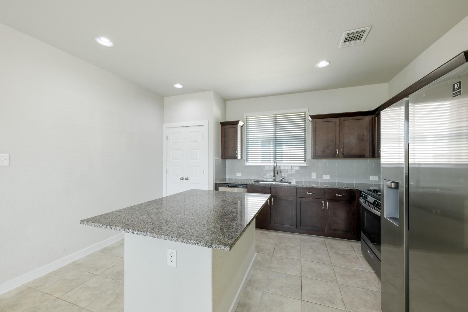 300  Hortus Dr, photo 10