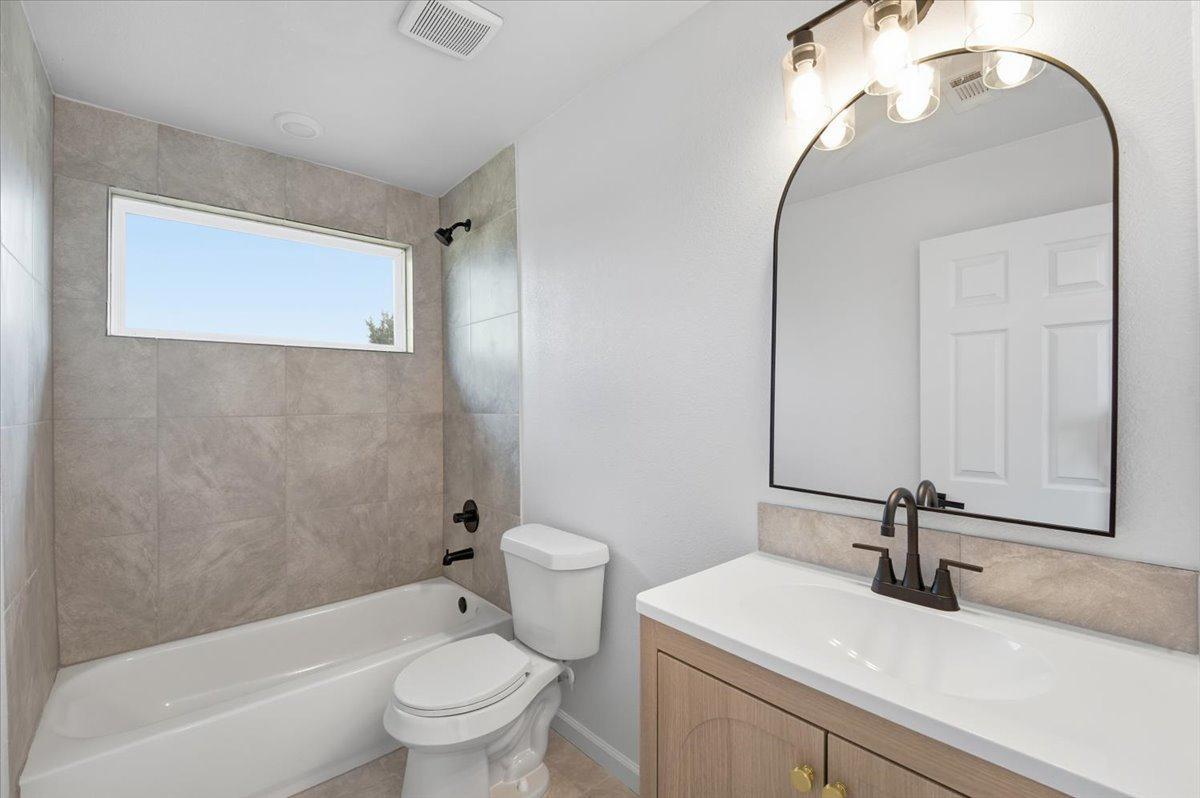 140  Lobo Ln, photo 11