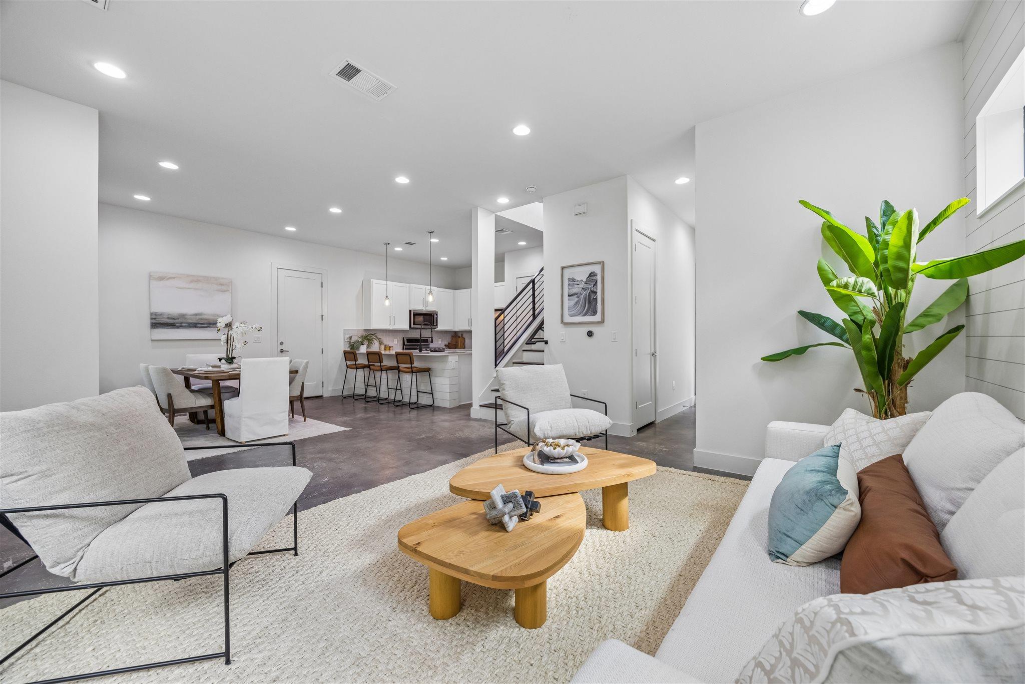 1118  Algarita Ave  #2, photo 3