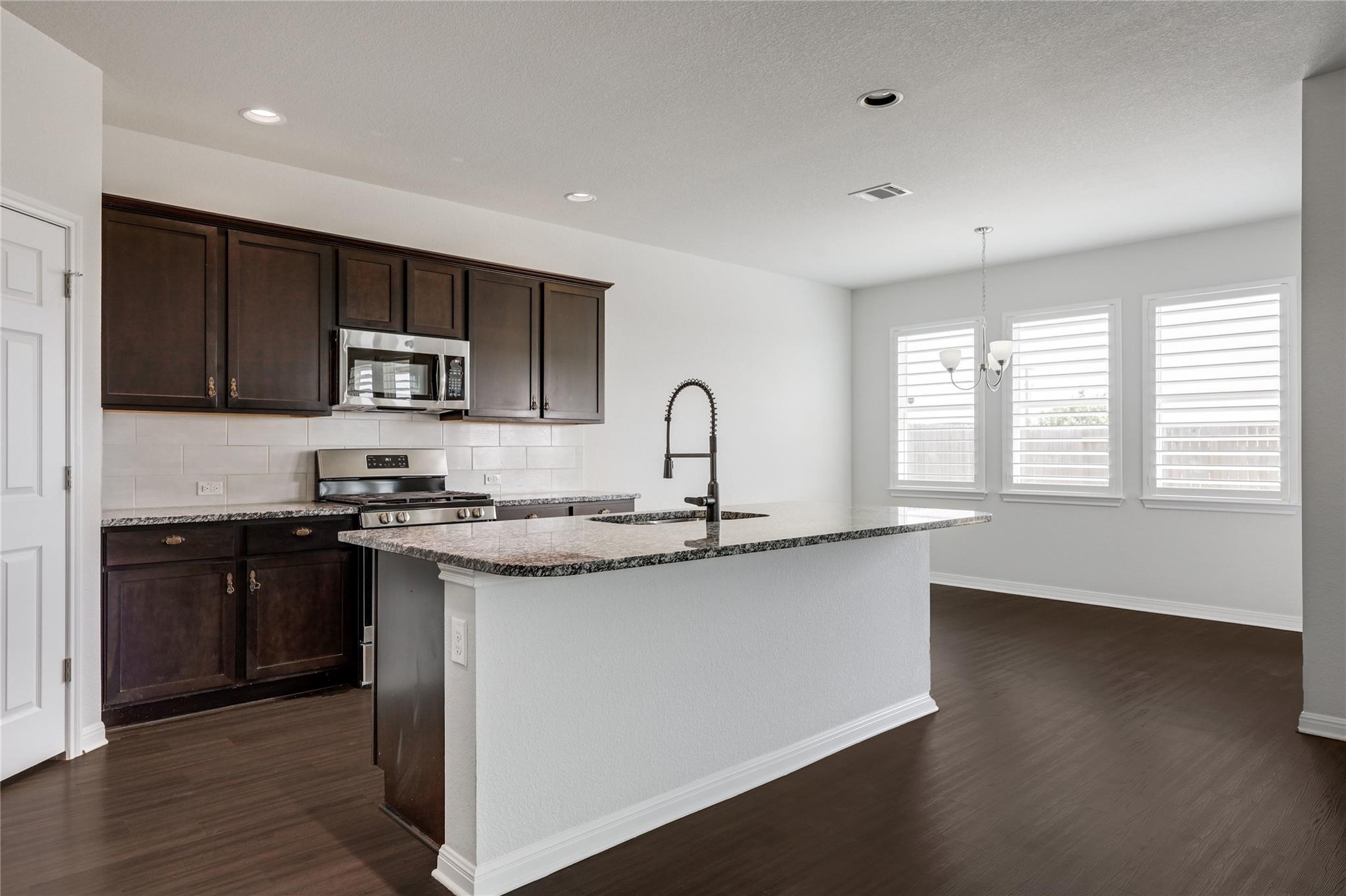 825  Fortrose Ter, photo 12