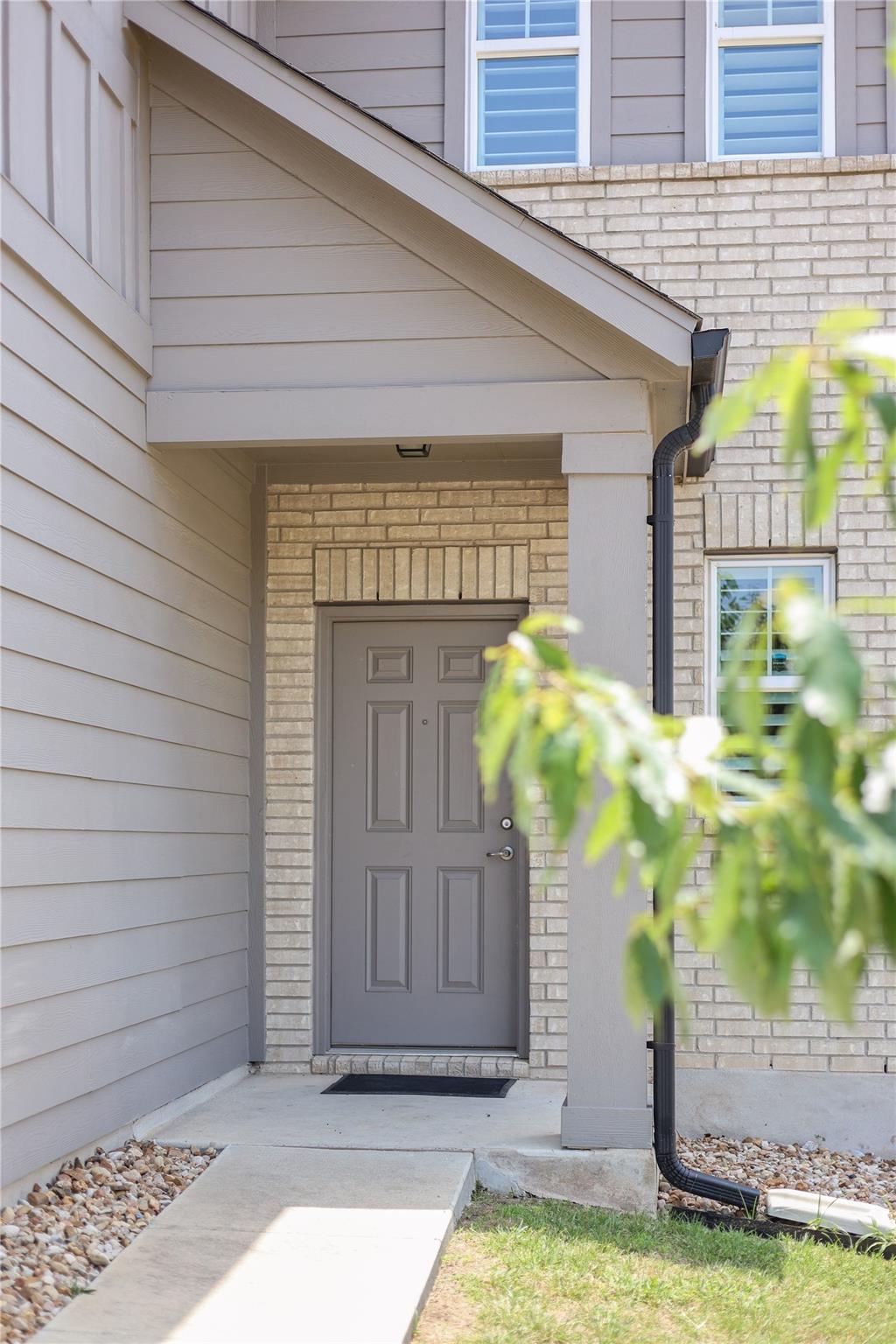 825  Fortrose Ter, photo 4