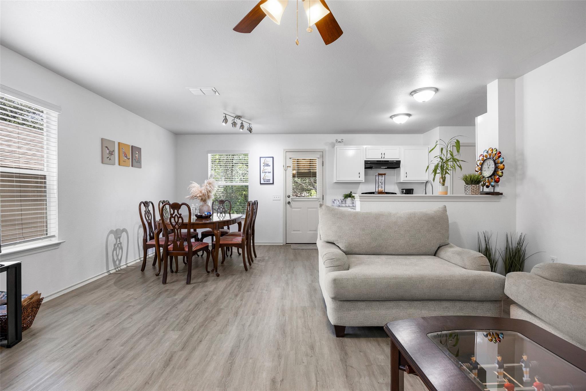 8710  Davis Oaks Trl, photo 12