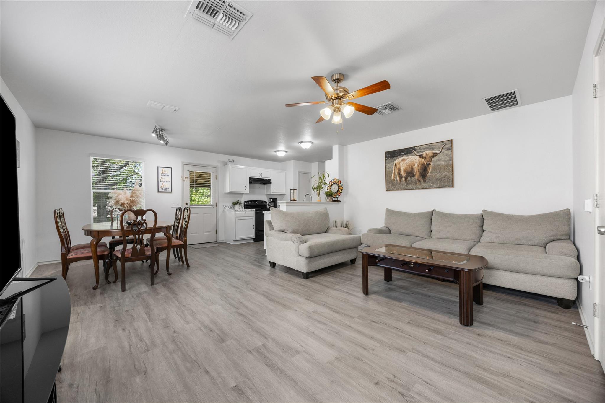 8710  Davis Oaks Trl, photo 4