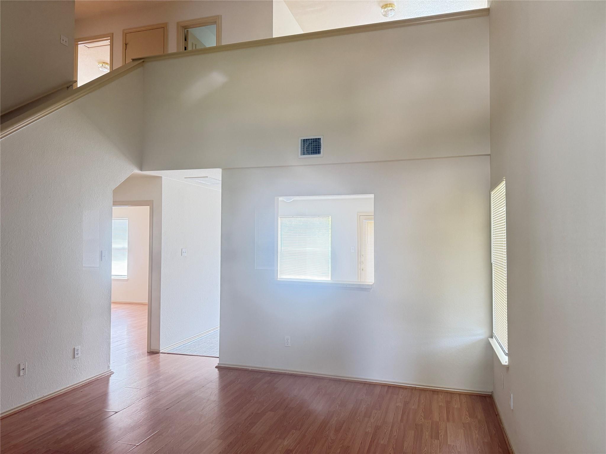 902  Moser River Dr, photo 2
