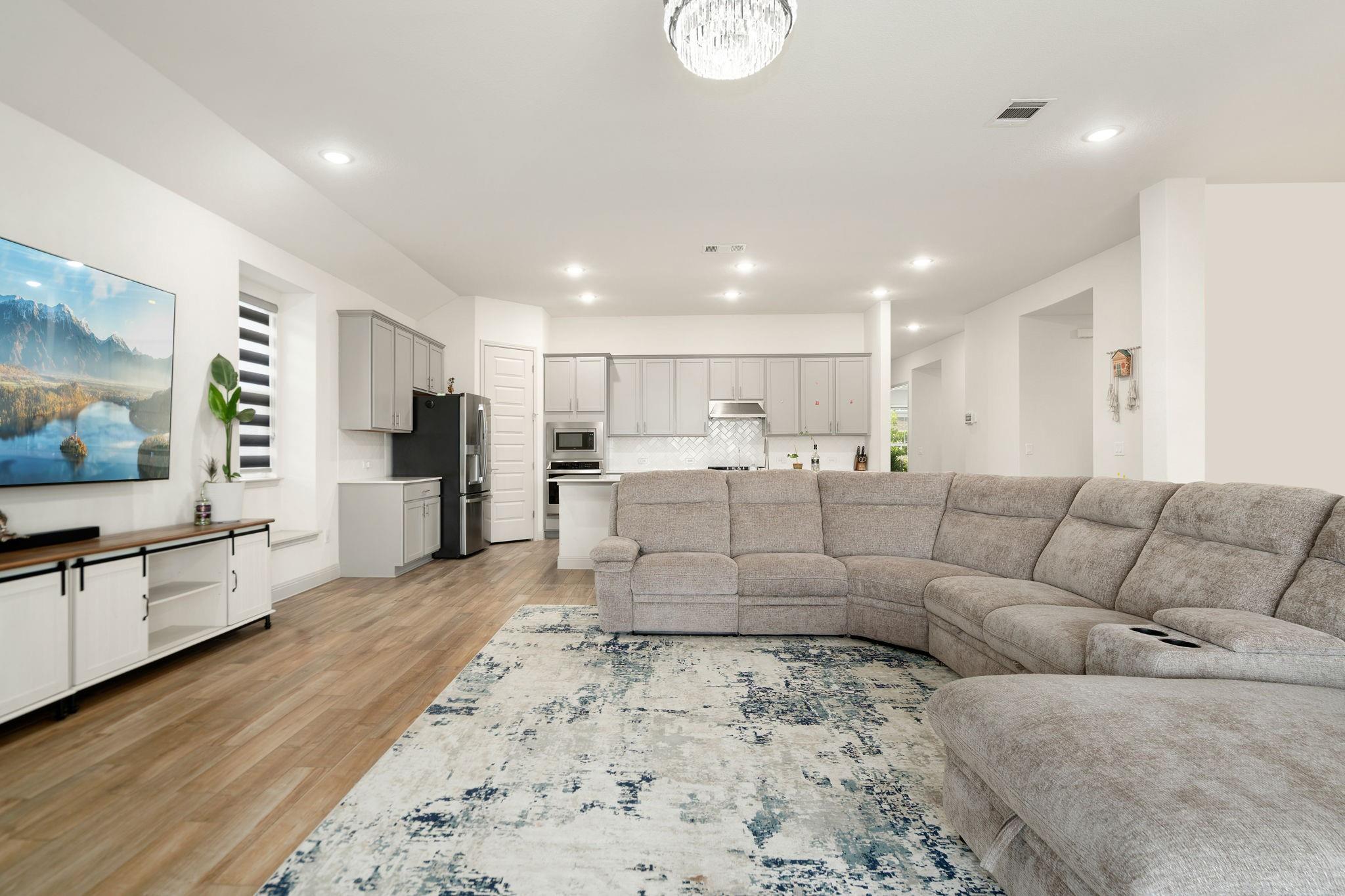 1633  Weavers Bnd, photo 2