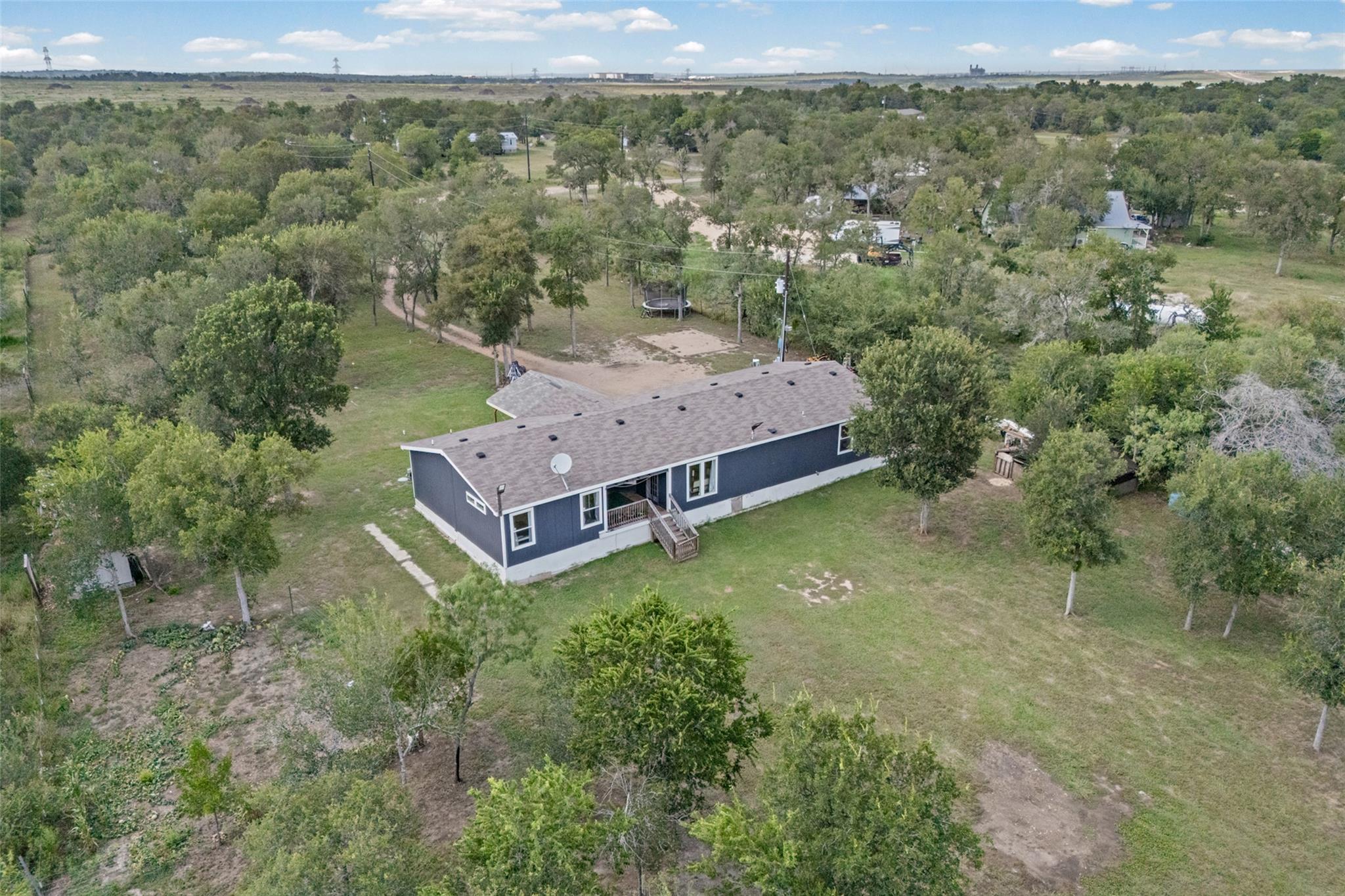 685  Thousand Oaks Dr, photo 2