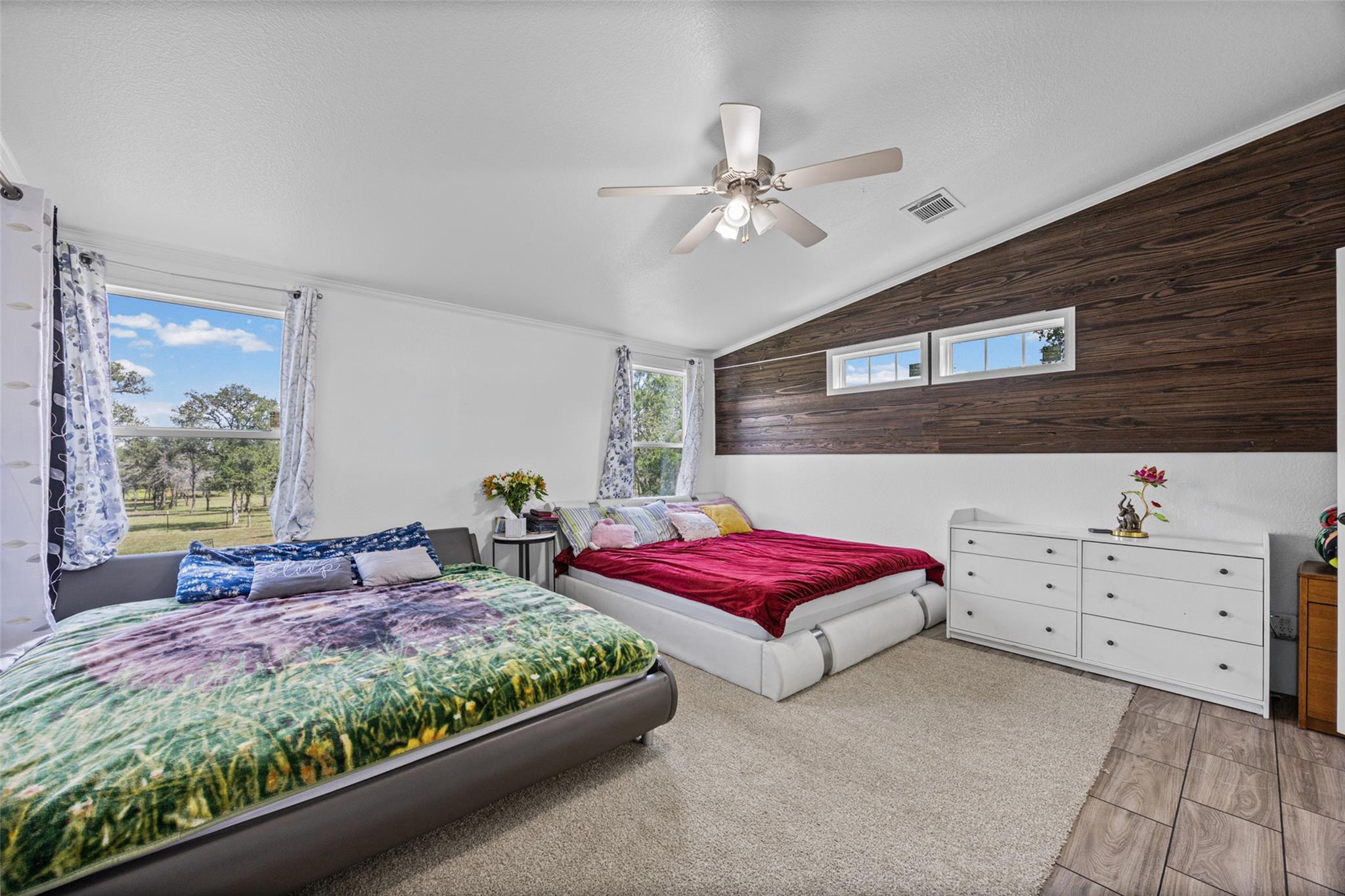 685  Thousand Oaks Dr, photo 12