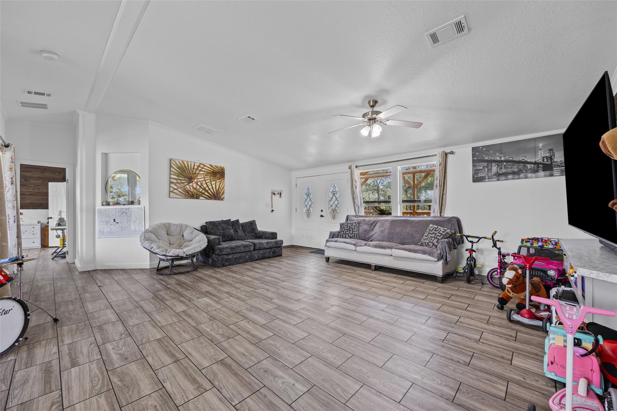 685  Thousand Oaks Dr, photo 8