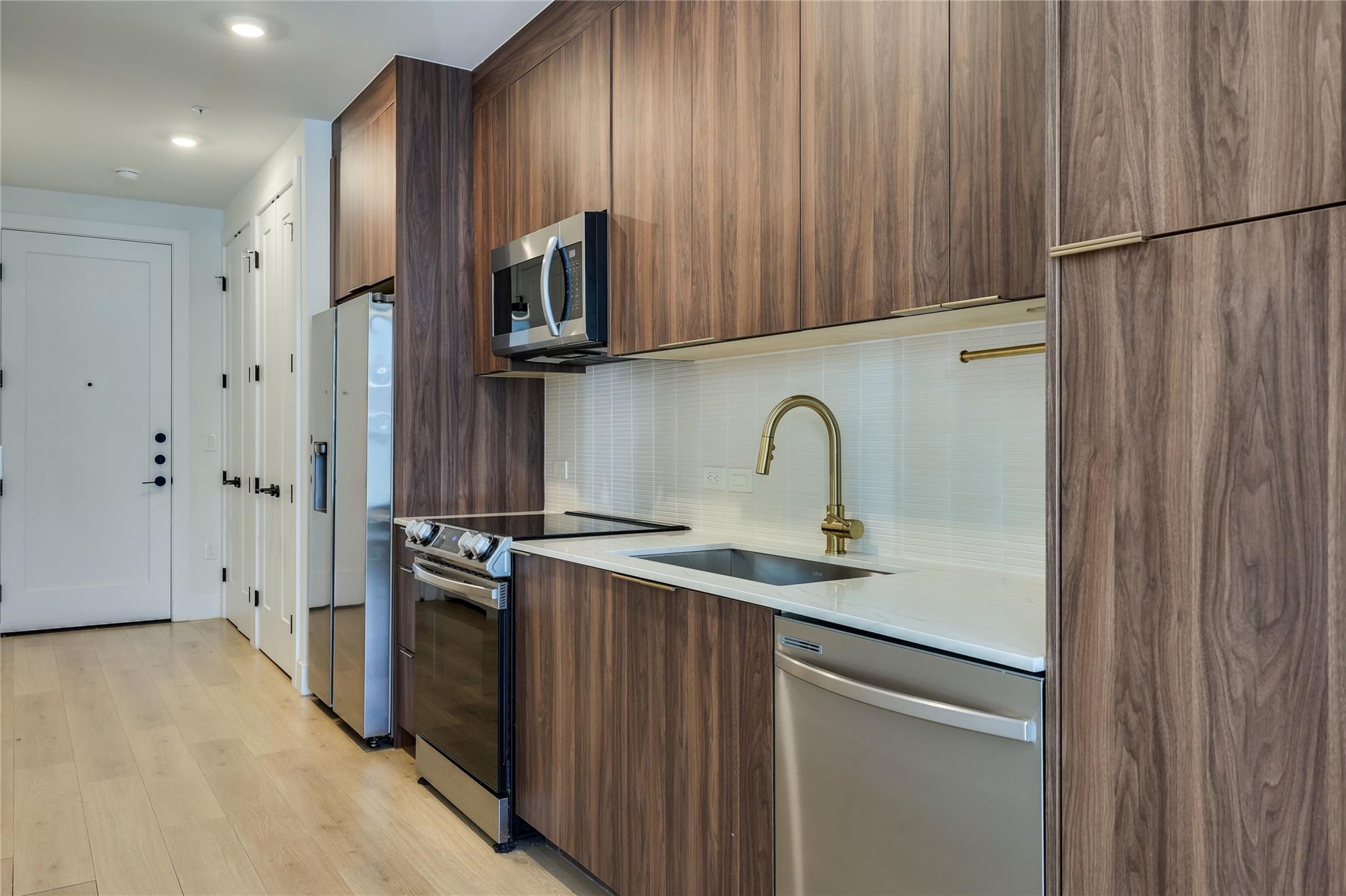 1701  Simond Ave  #516, photo 9
