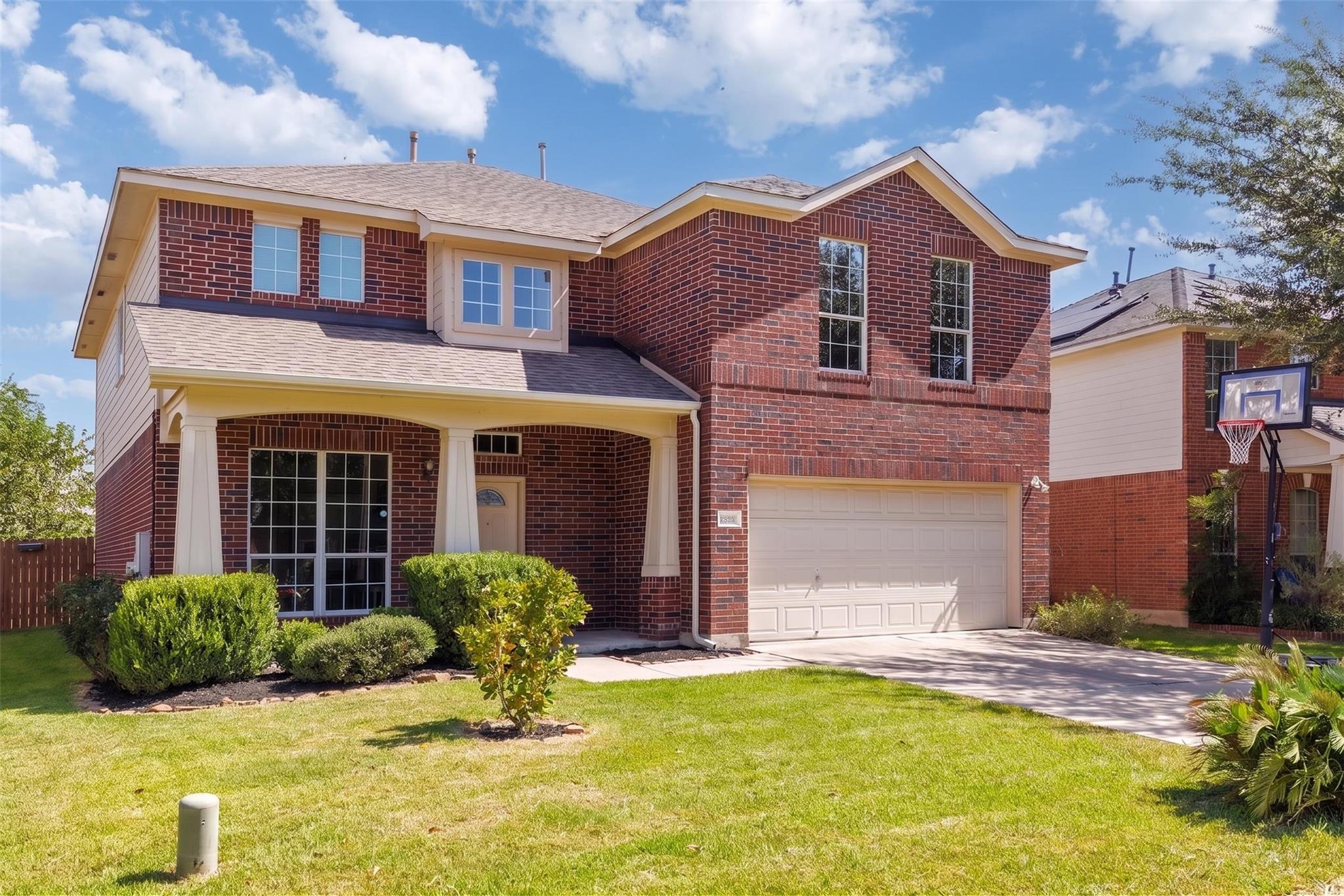20516  Farm Pond Ln, photo 2