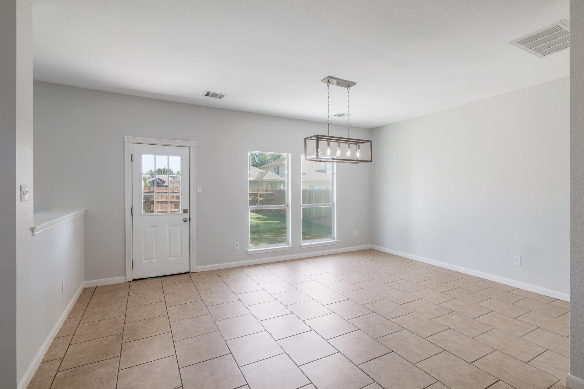 20516  Farm Pond Ln, photo 12