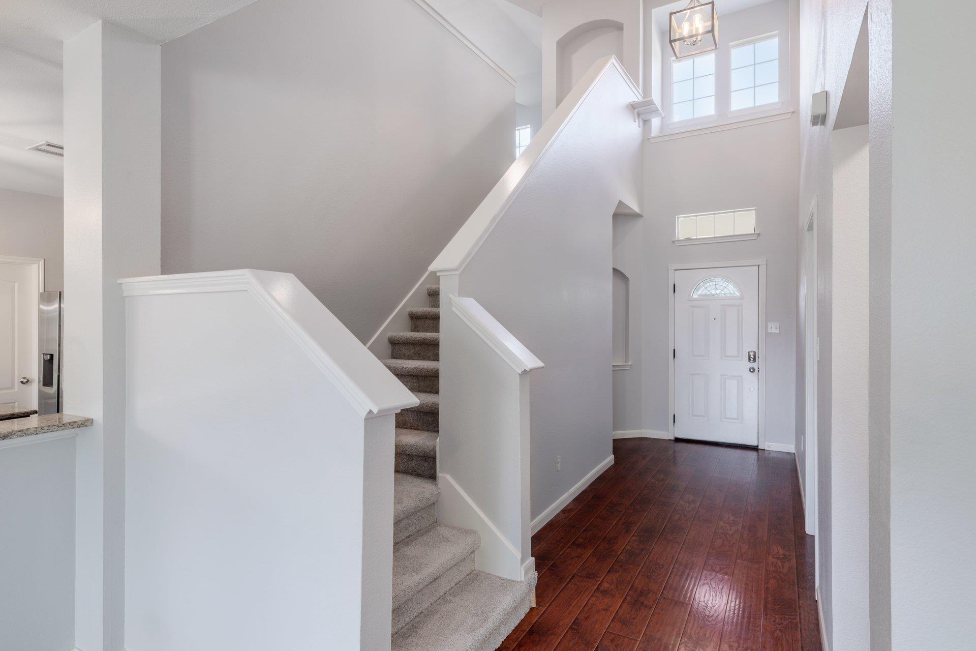 20516  Farm Pond Ln, photo 3