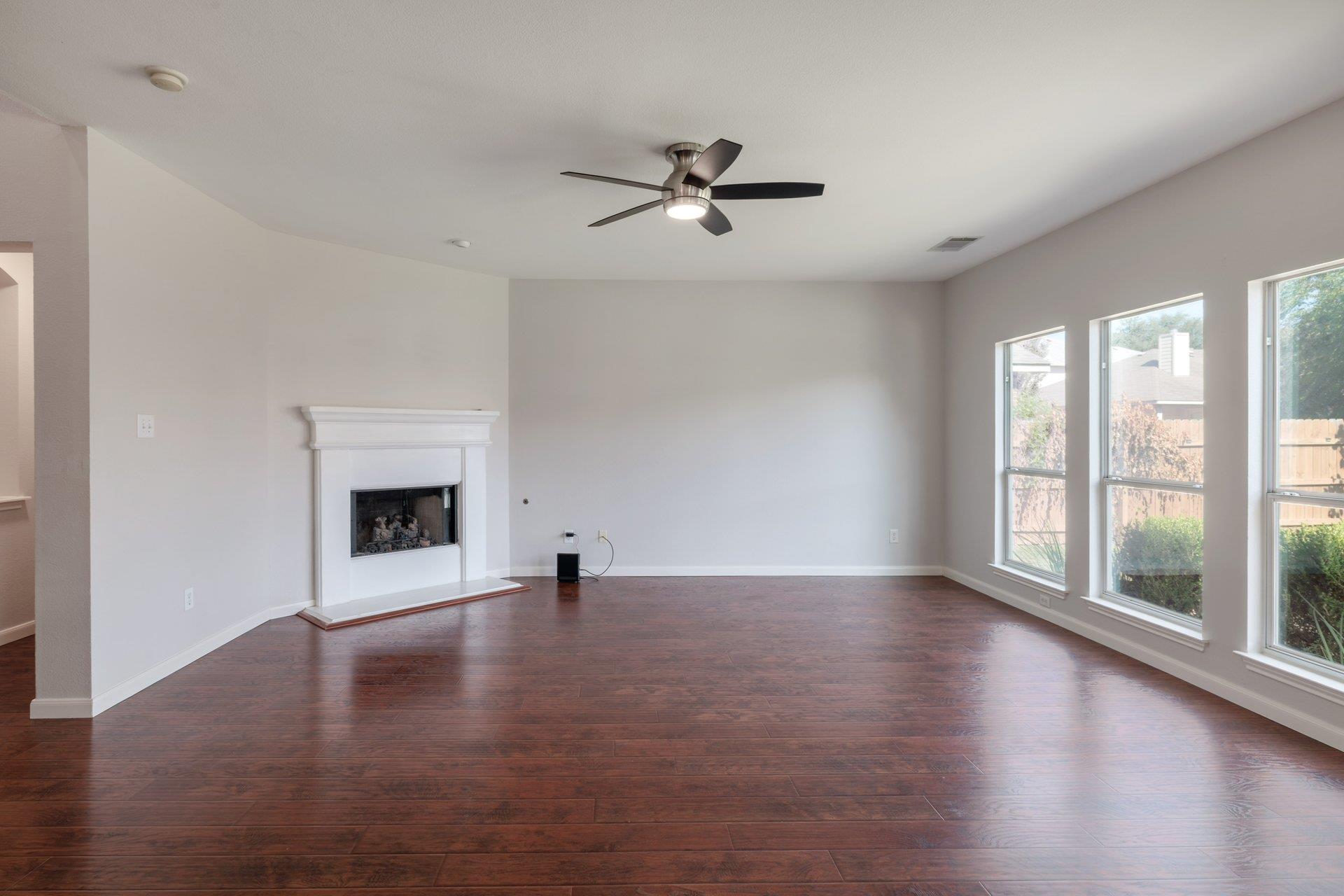 20516  Farm Pond Ln, photo 5