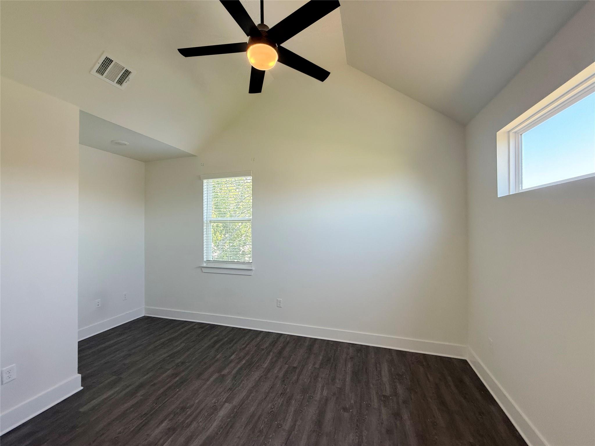 1212  Lily Ter  #2, photo 12