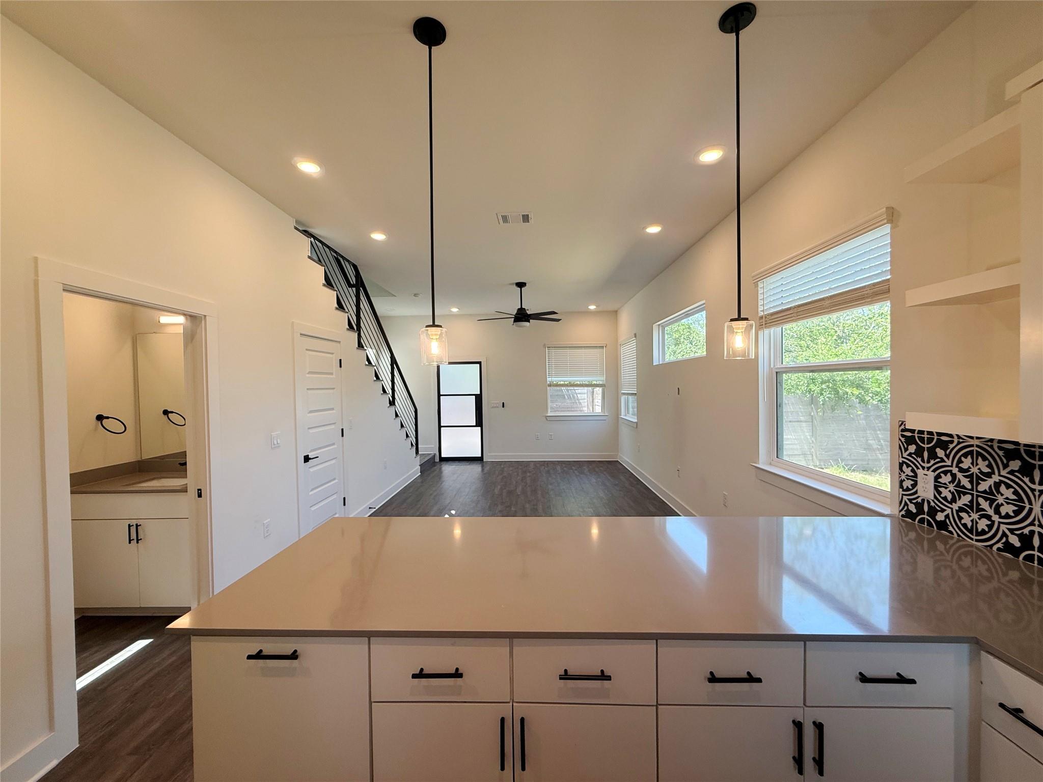 1212  Lily Ter  #2, photo 6