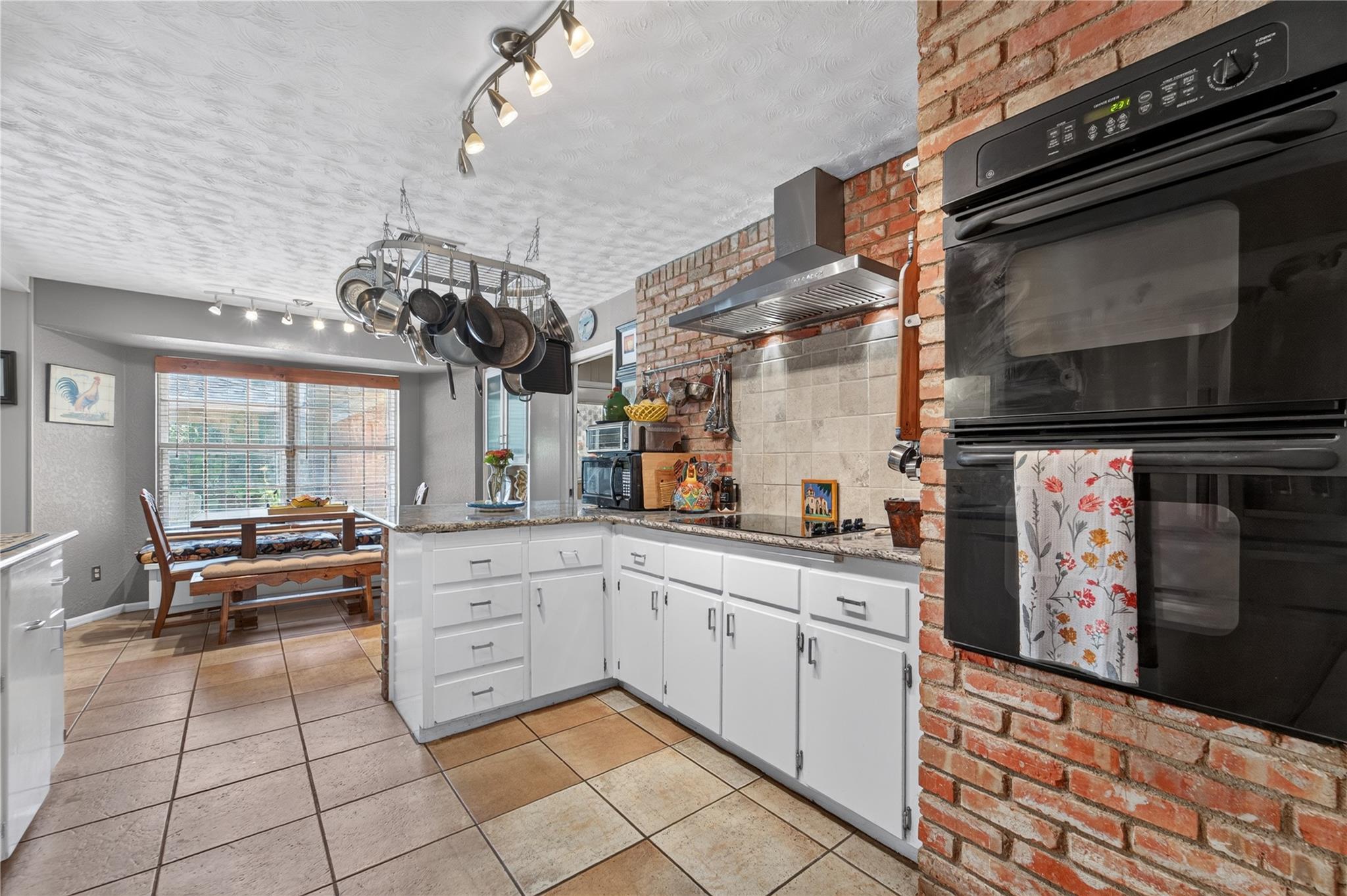 602  Lydia Dr, photo 10