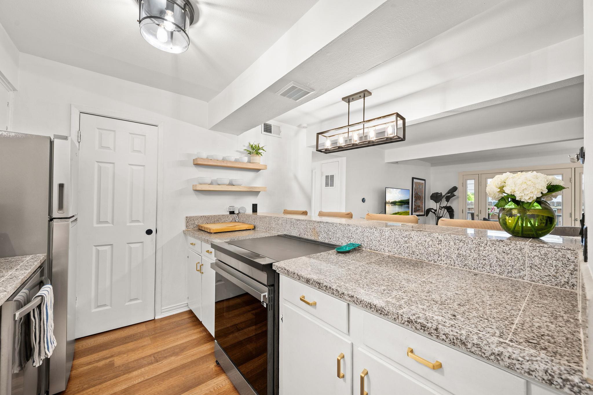 2208  Enfield Rd  #107, photo 5