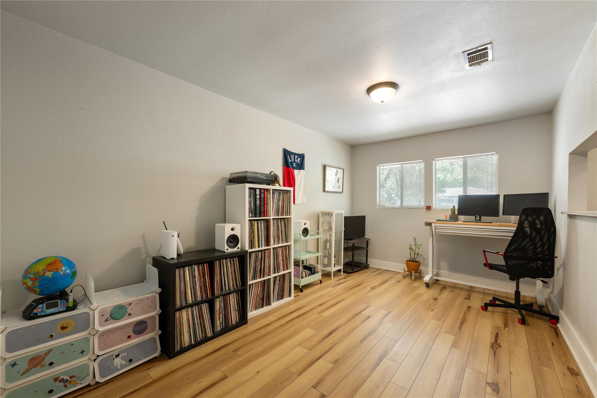 2307  Valley High Cir, photo 11