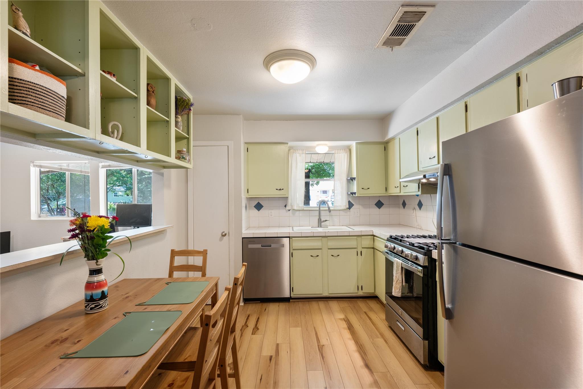 2307  Valley High Cir, photo 6