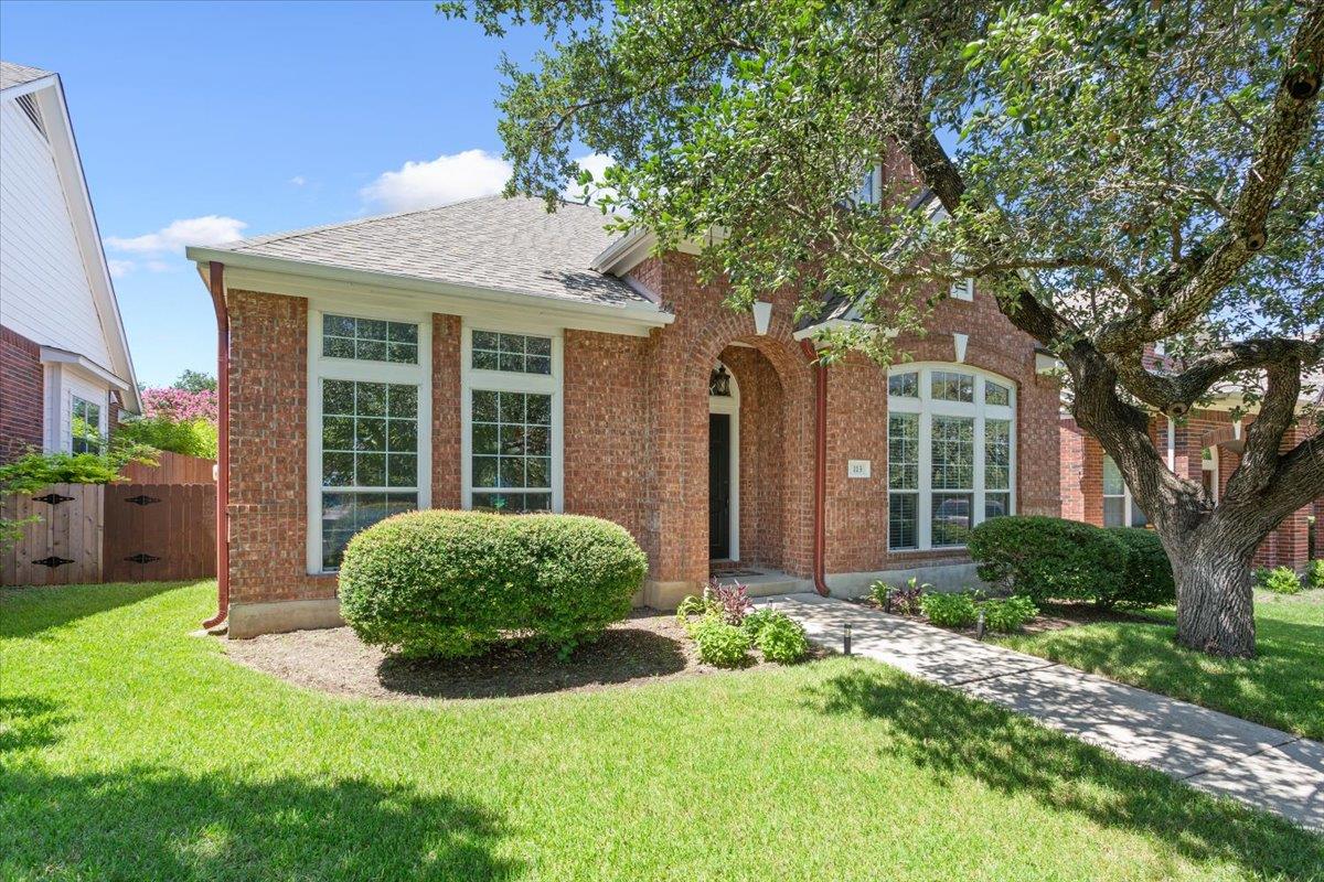 113  Village Park Dr, photo 2
