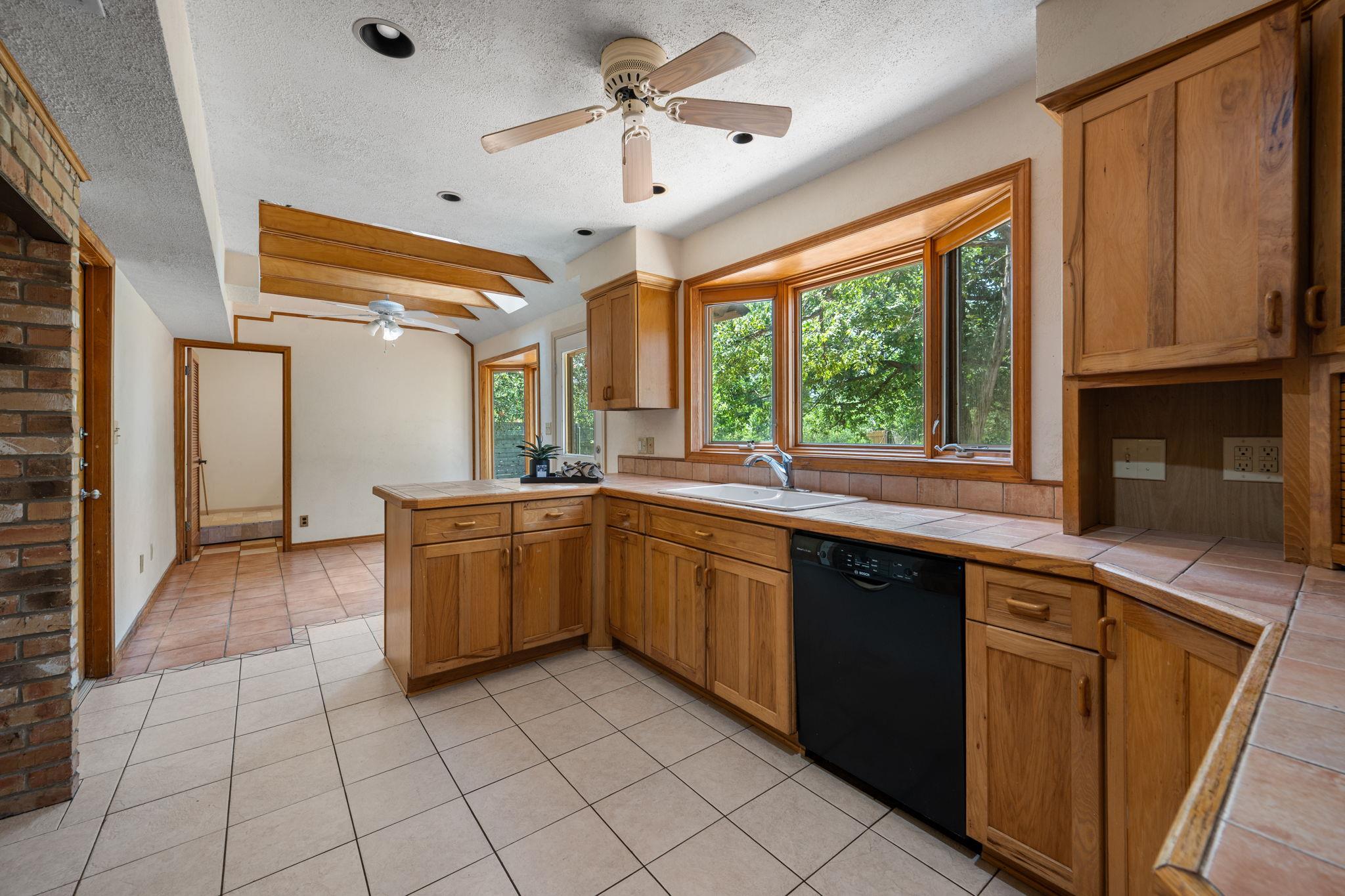 7407  Attar Cv, photo 8