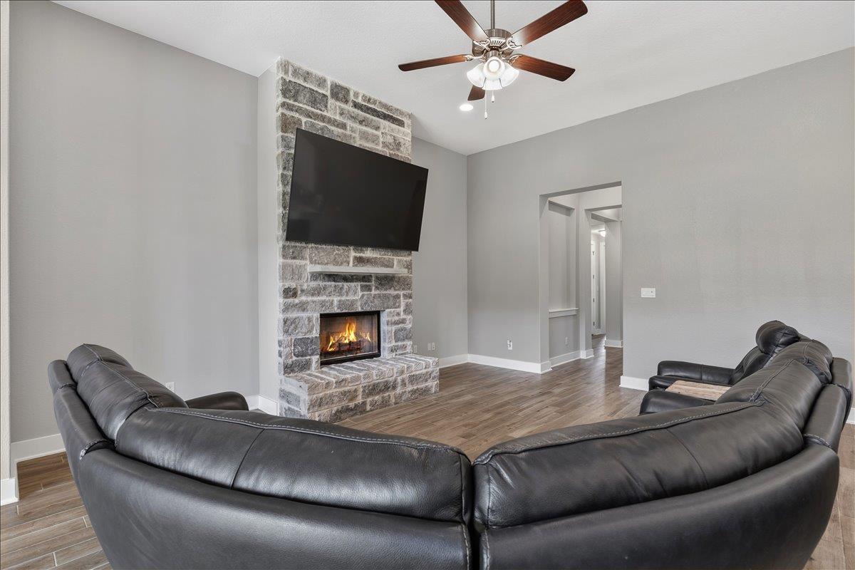 320  Raptor Beak Way, photo 11