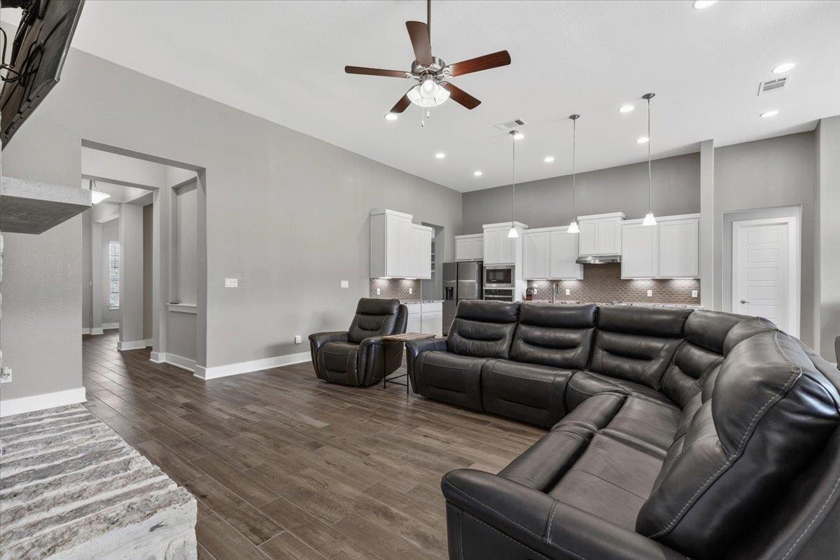 320  Raptor Beak Way, photo 10