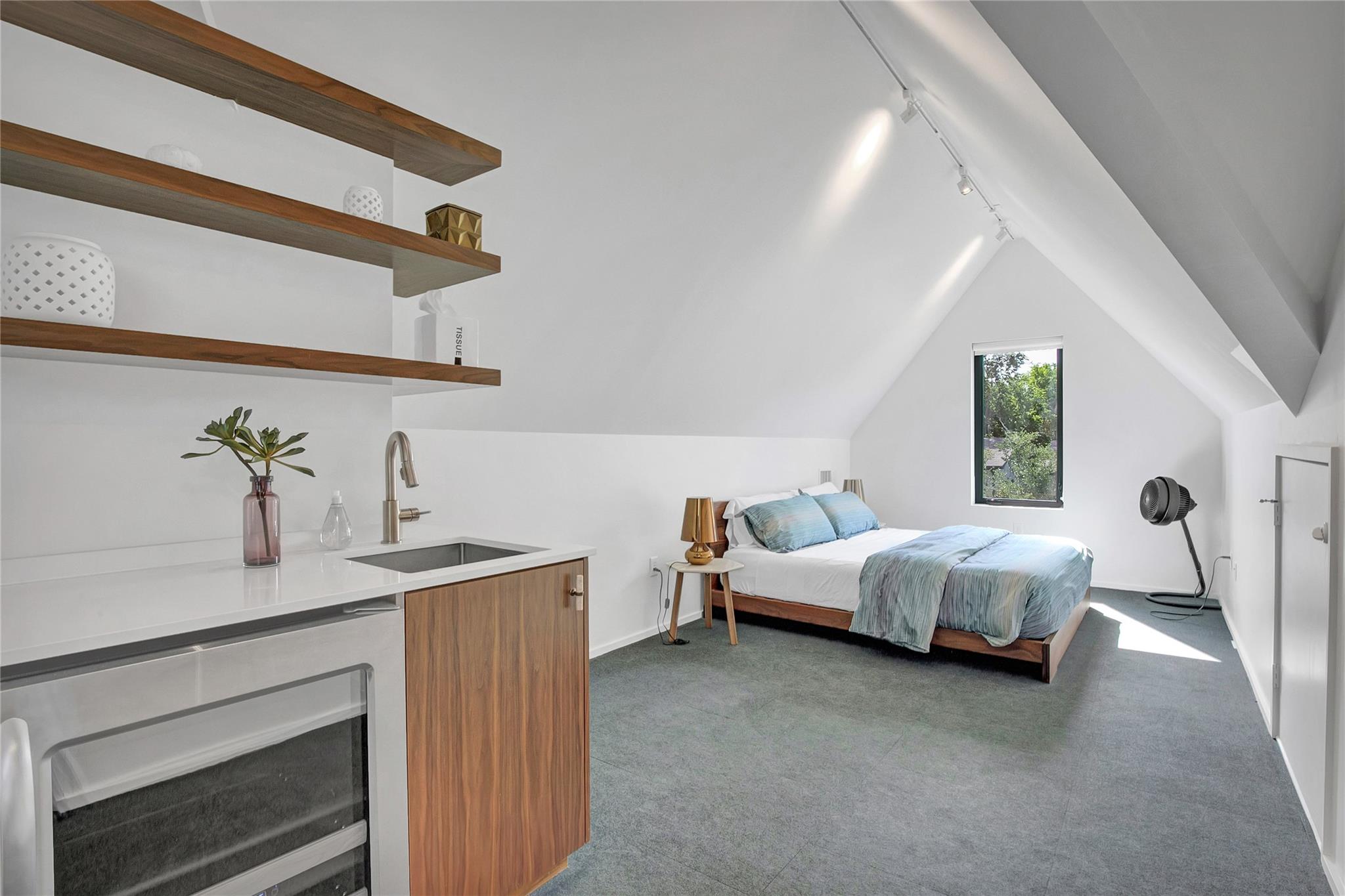 52  Waller St  #A, photo 3