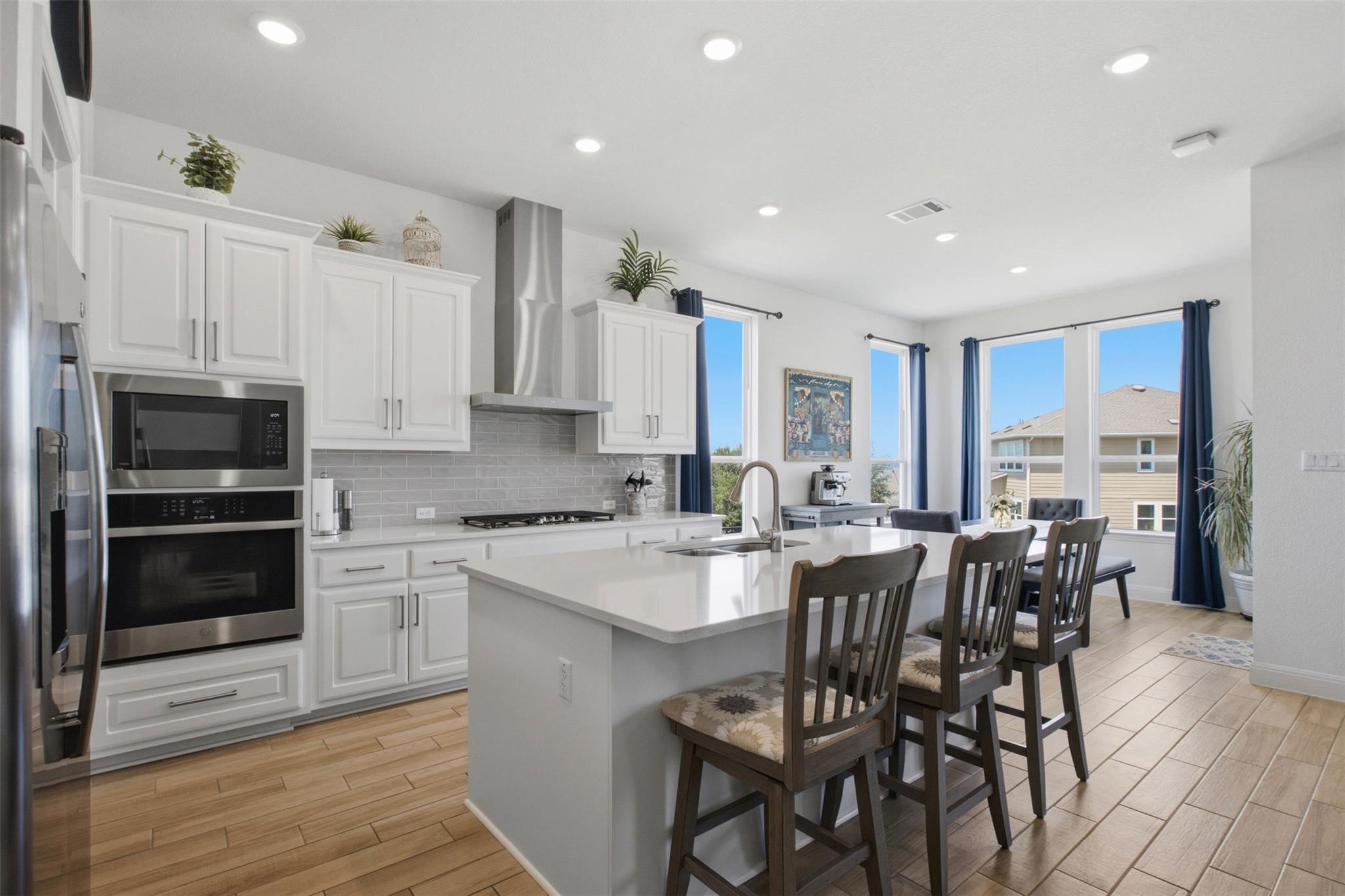 113  Corbin Ave, photo 3