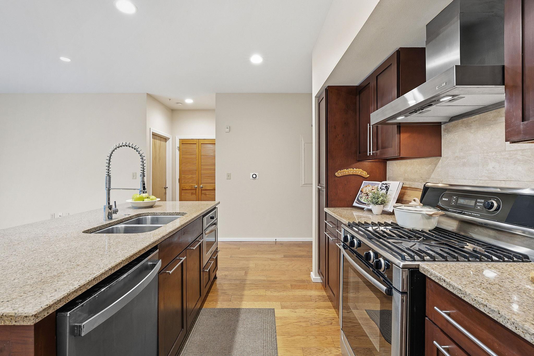 1600  Barton Springs Rd  #4105, photo 11