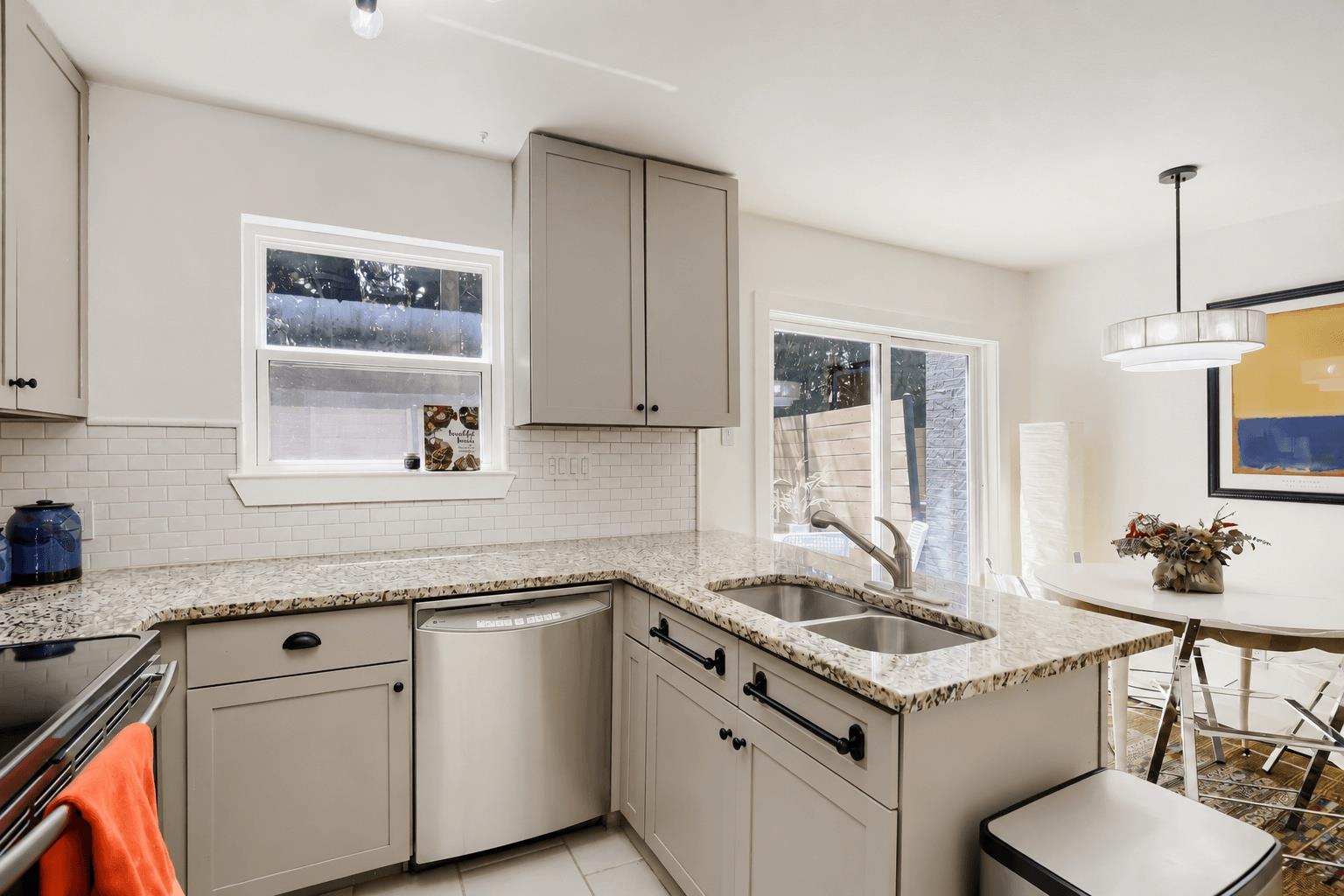 6211  Manor Rd  #105, photo 7