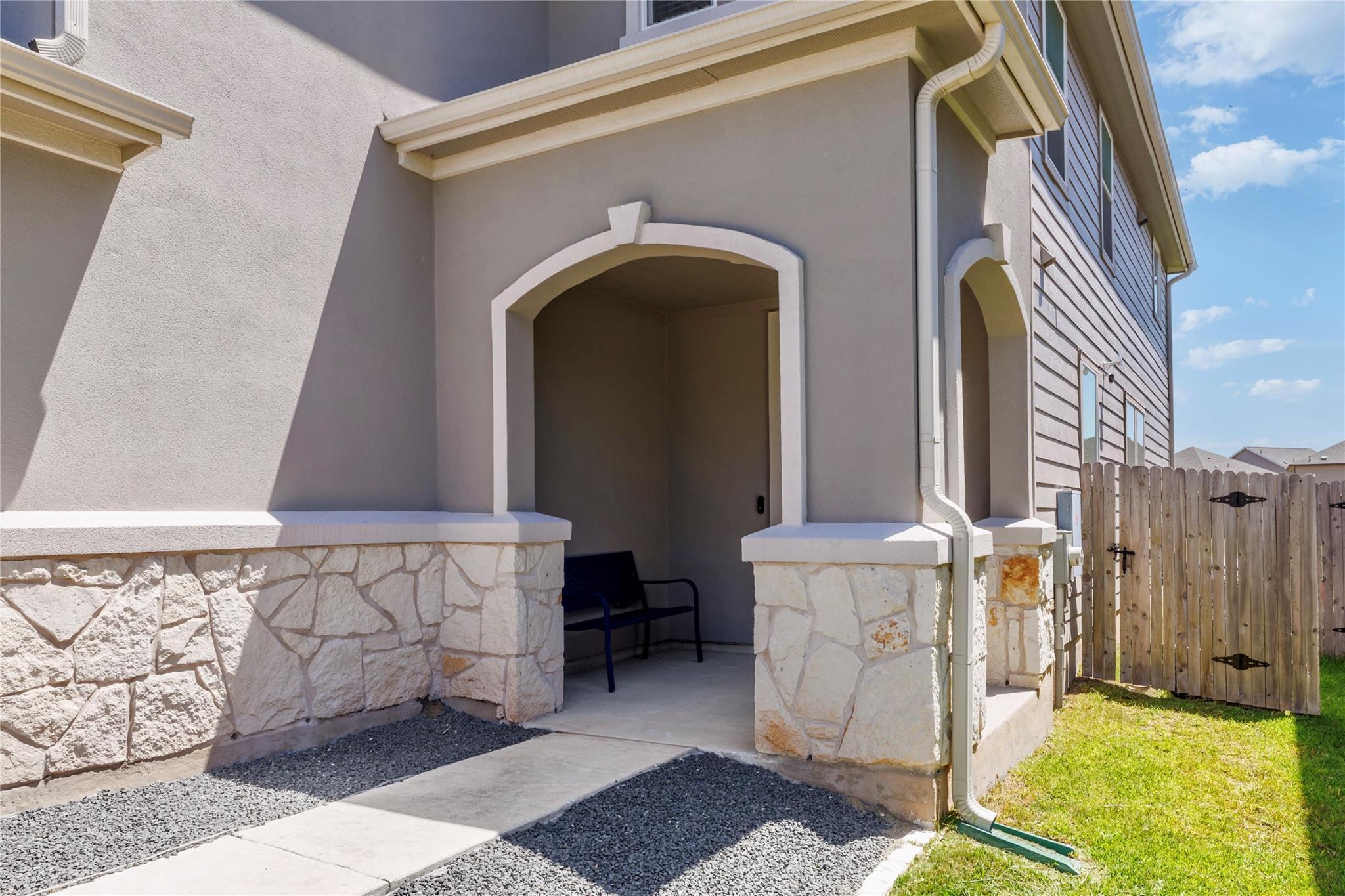 14405  James Buchanan St, photo 3