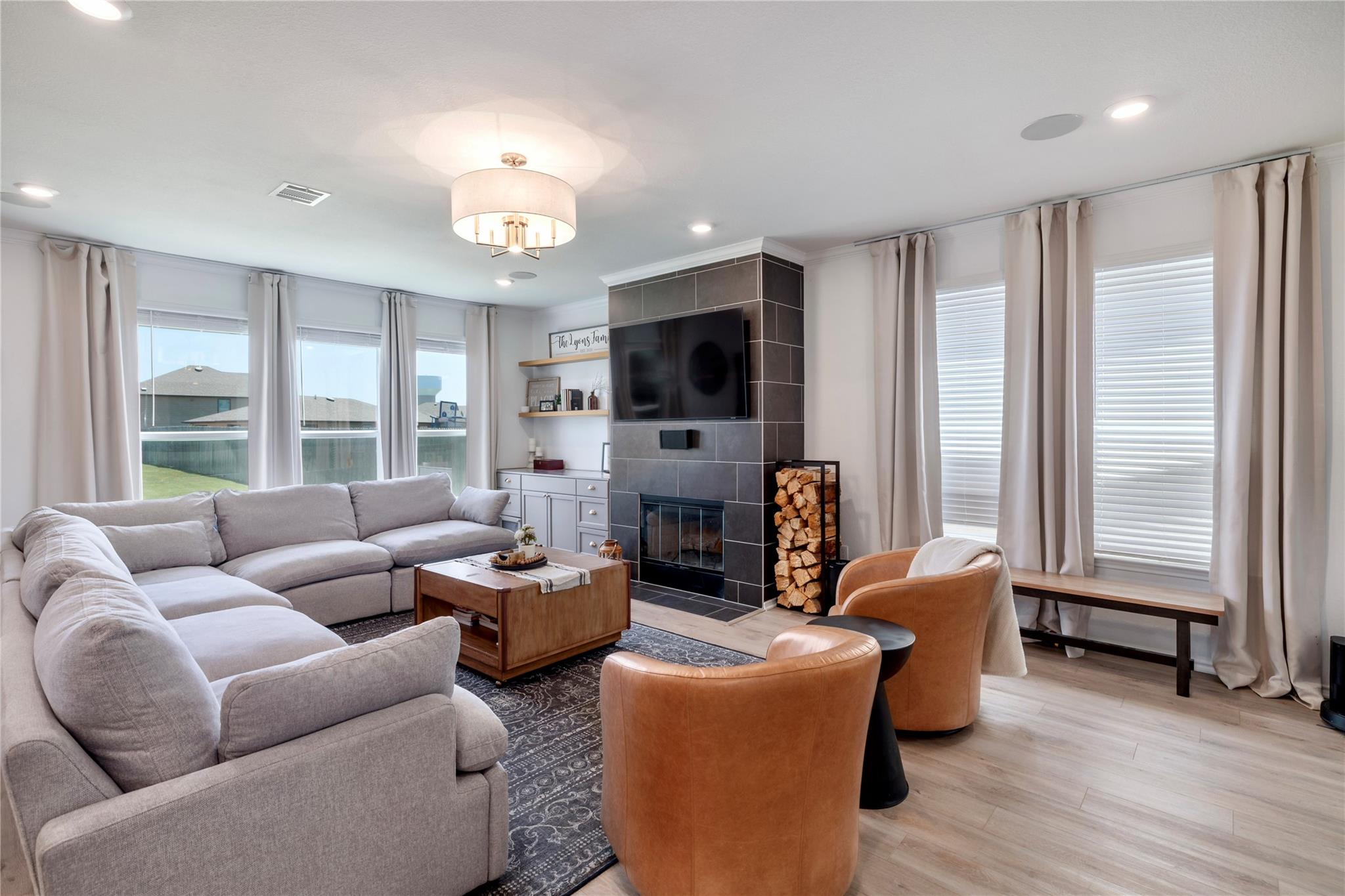 14405  James Buchanan St, photo 6