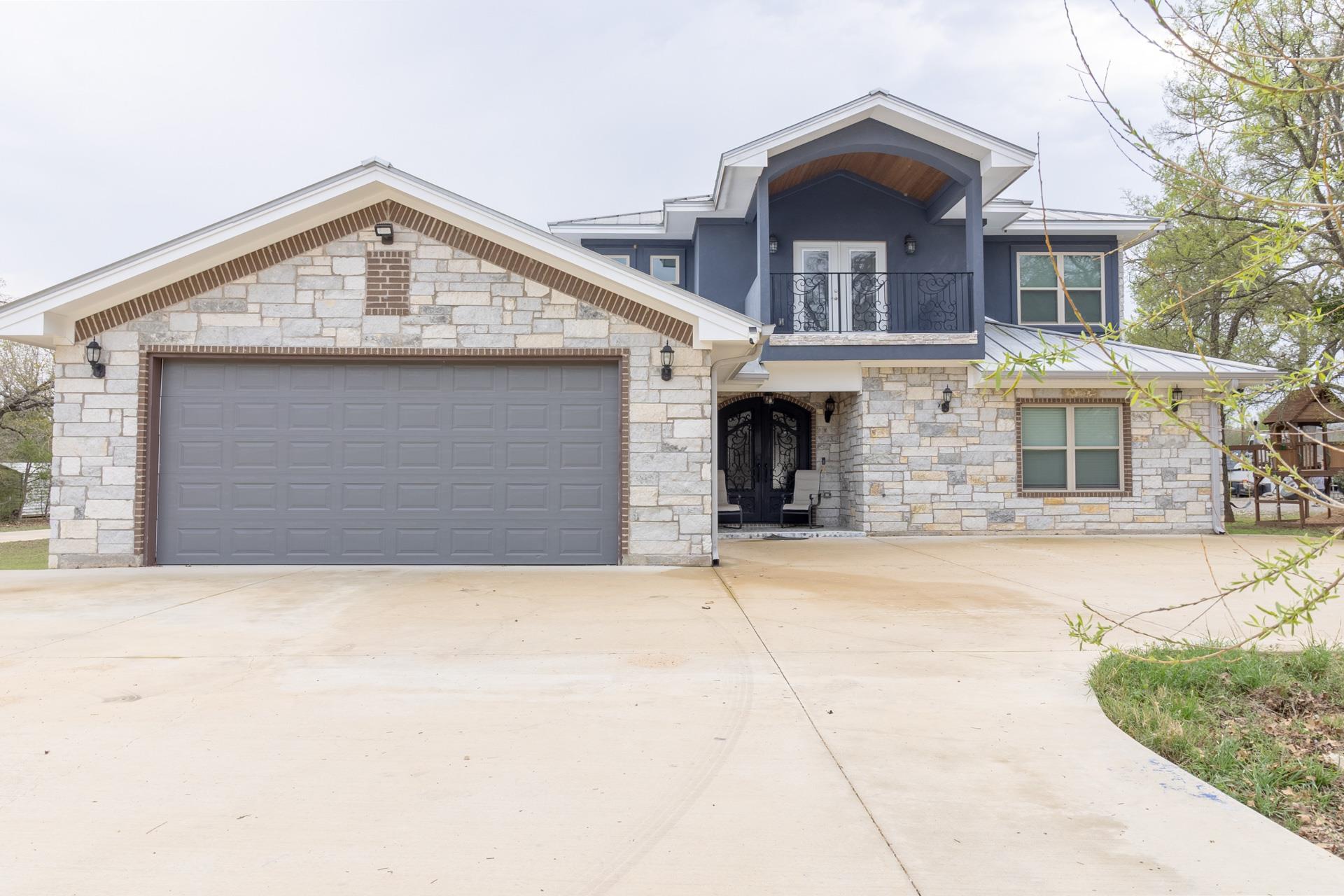 319  Lonesome Dove Dr, photo 2