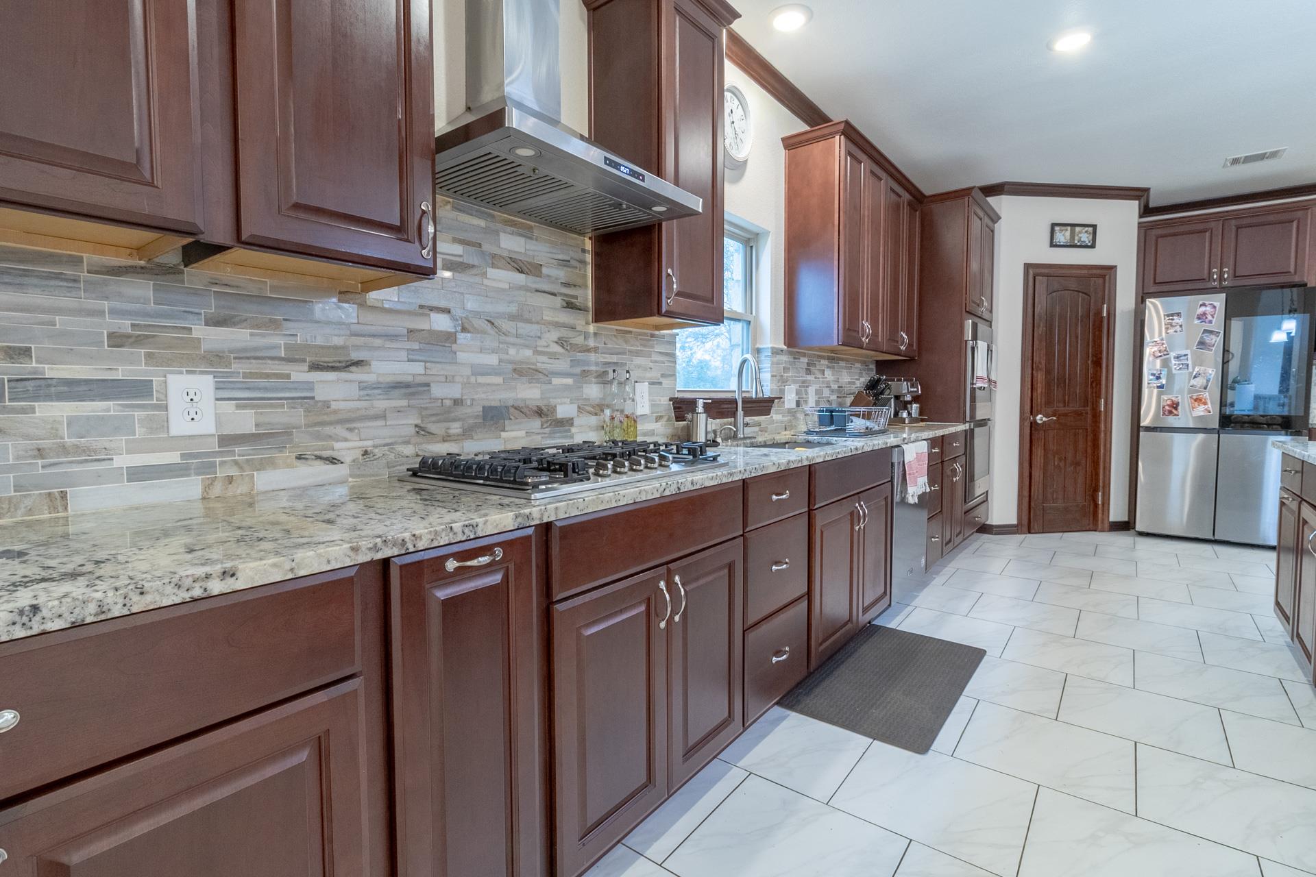 319  Lonesome Dove Dr, photo 8