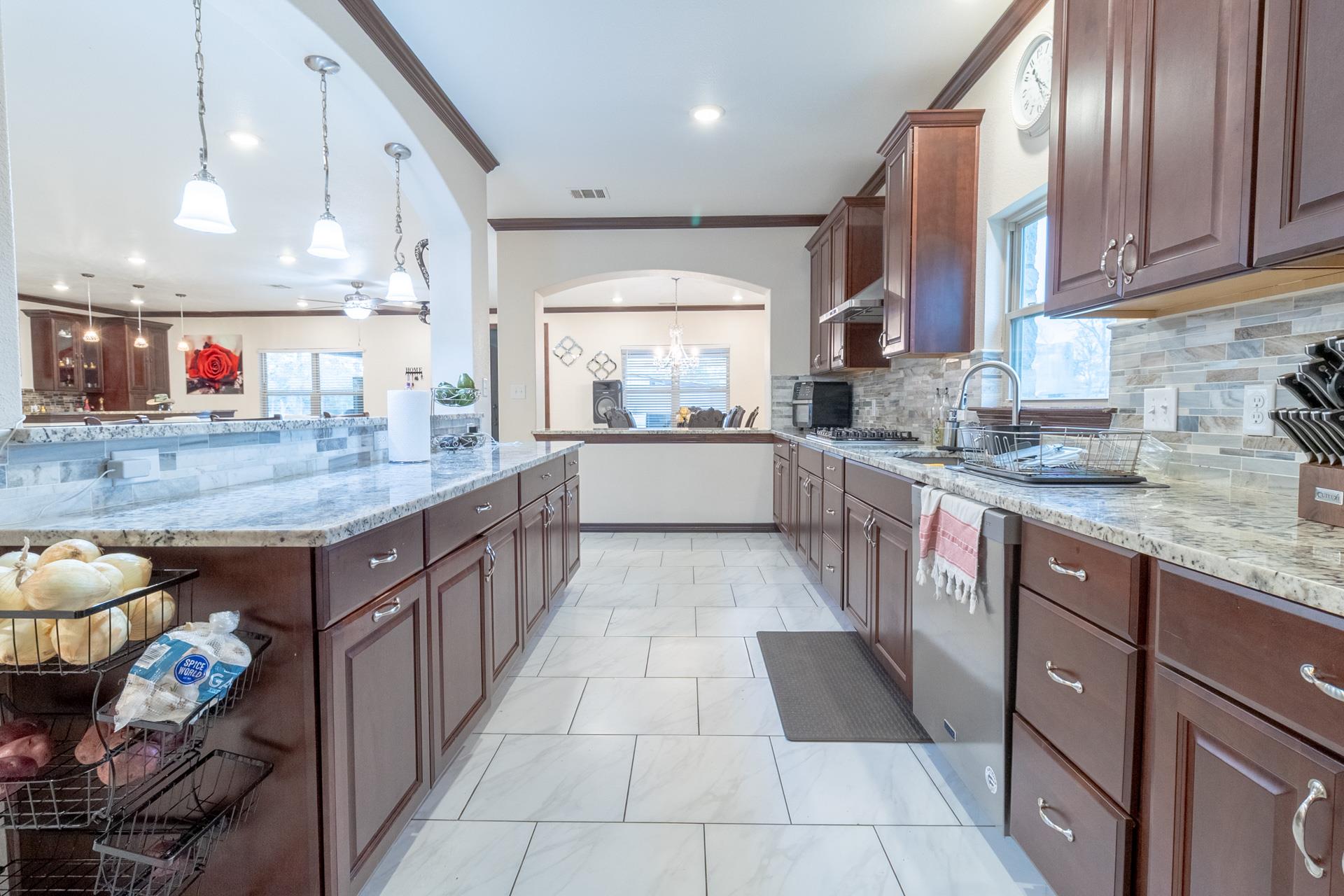 319  Lonesome Dove Dr, photo 9