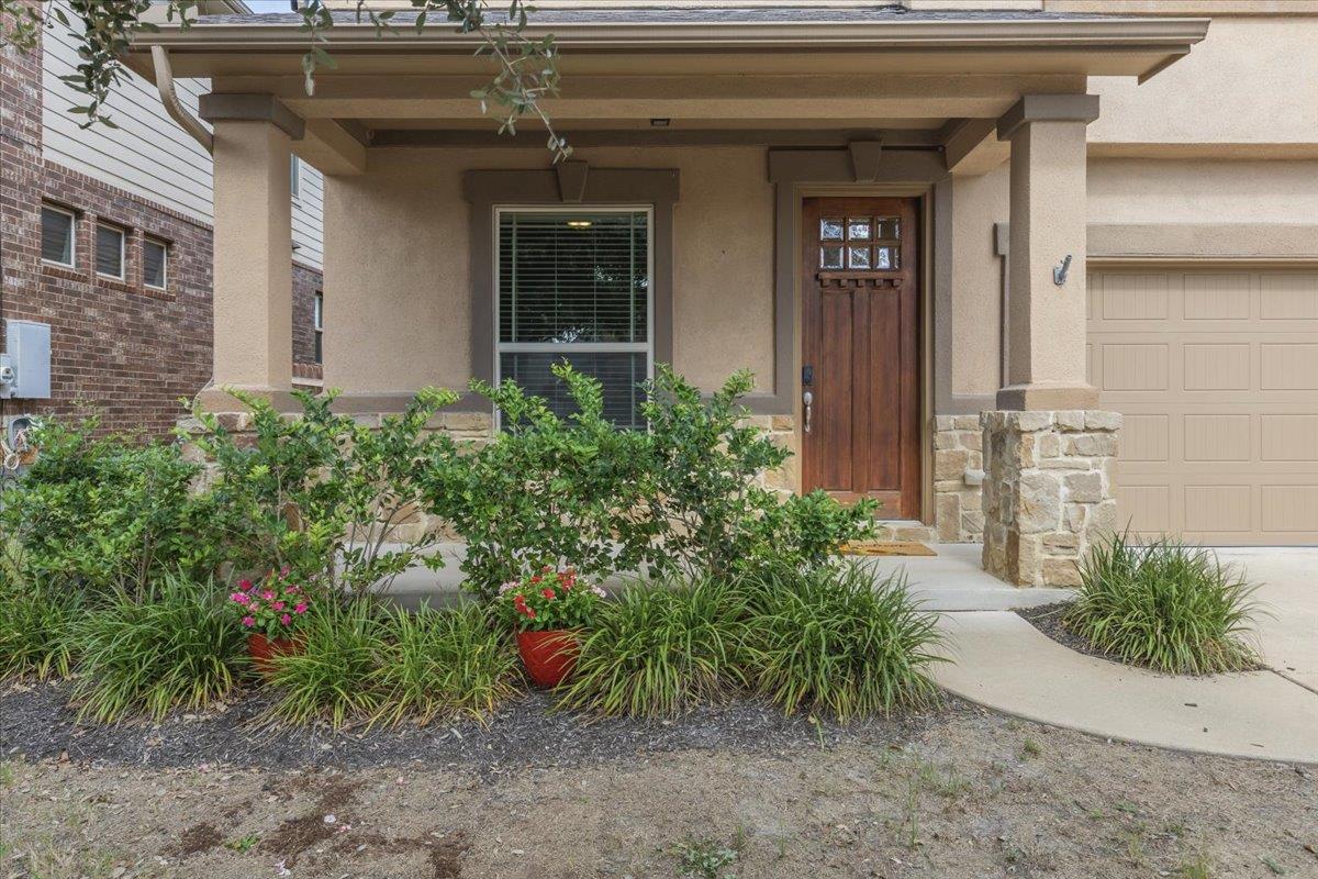 332  Fletcher Bnd, photo 2