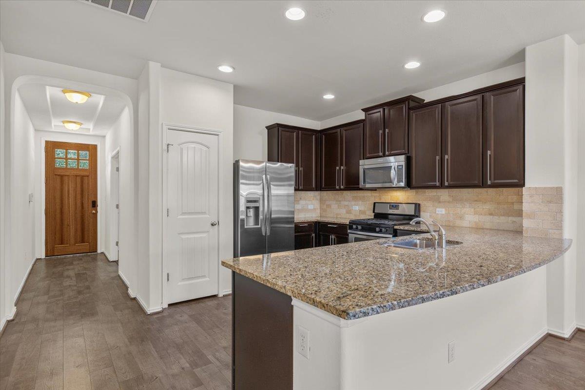 332  Fletcher Bnd, photo 5