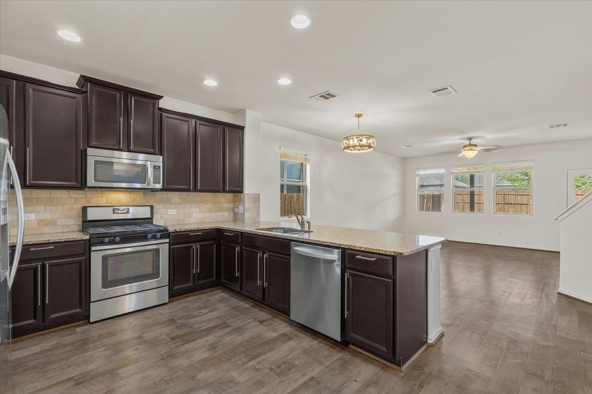 332  Fletcher Bnd, photo 7